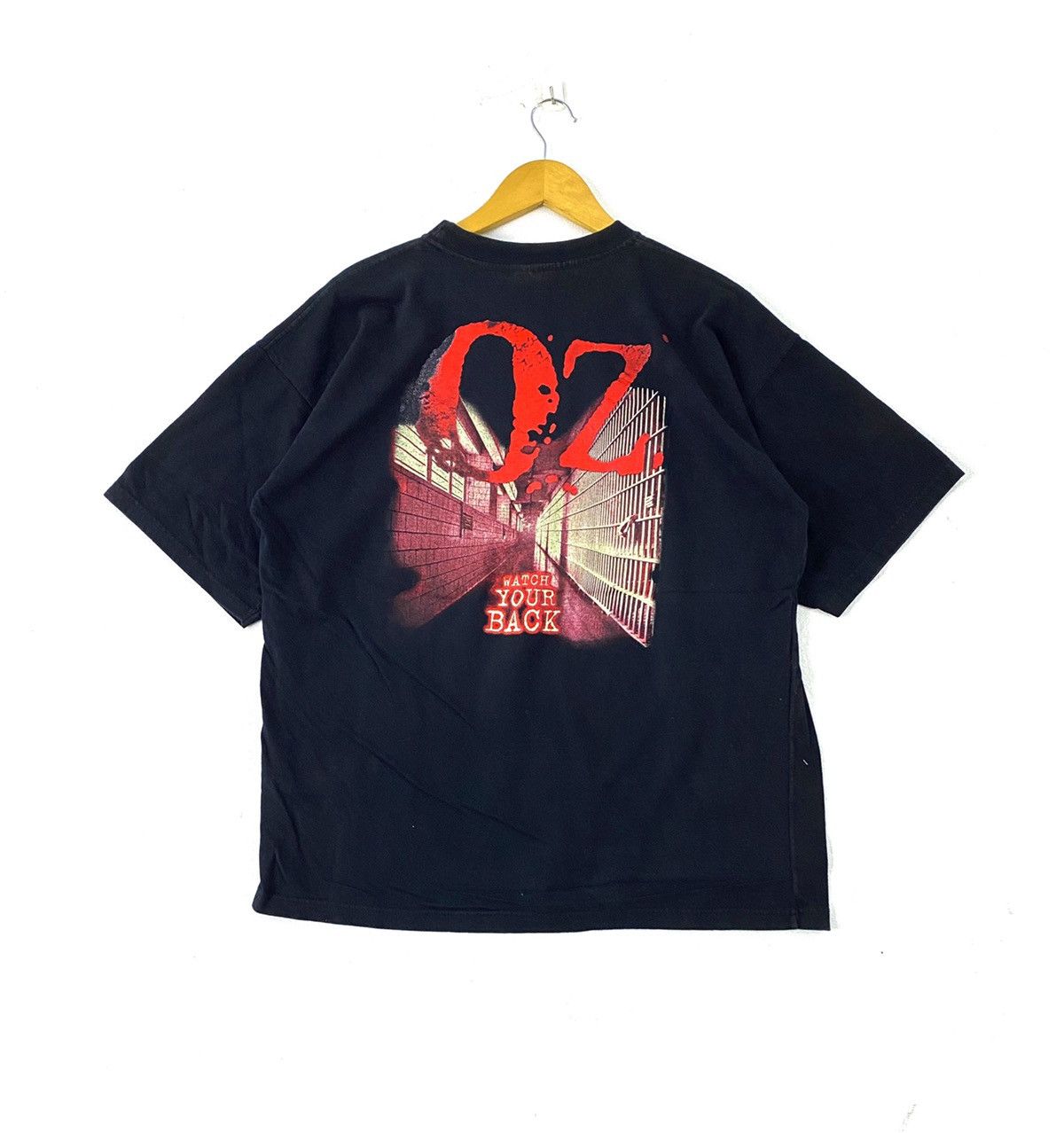 Expert Horror vintage 1997 OZ watch your back crime tv series t-shirts Size US XL / EU 56 / 4 - 1 Thumbnail