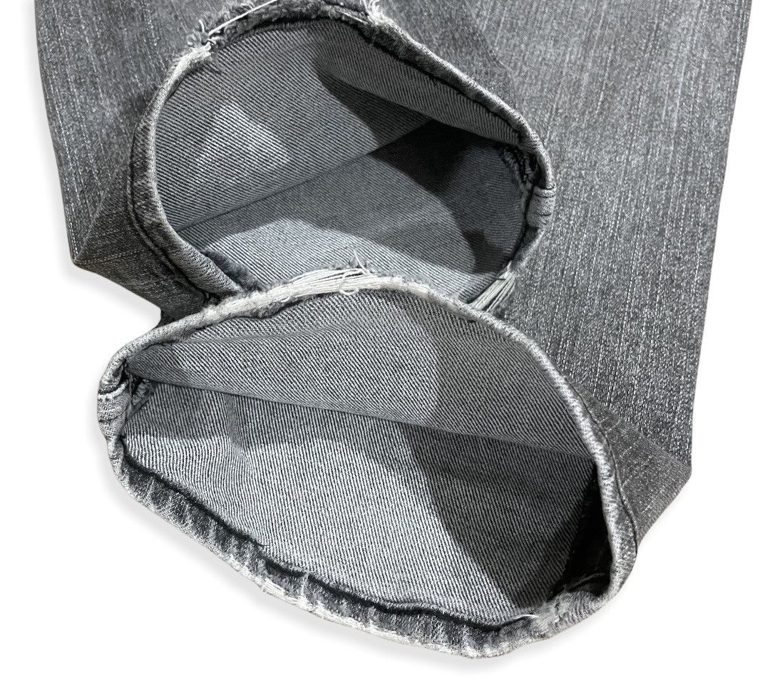 Burberry Distressed Burberry Black Label Thrashed Inner Pocket Jeans Size US 31 - 10 Thumbnail