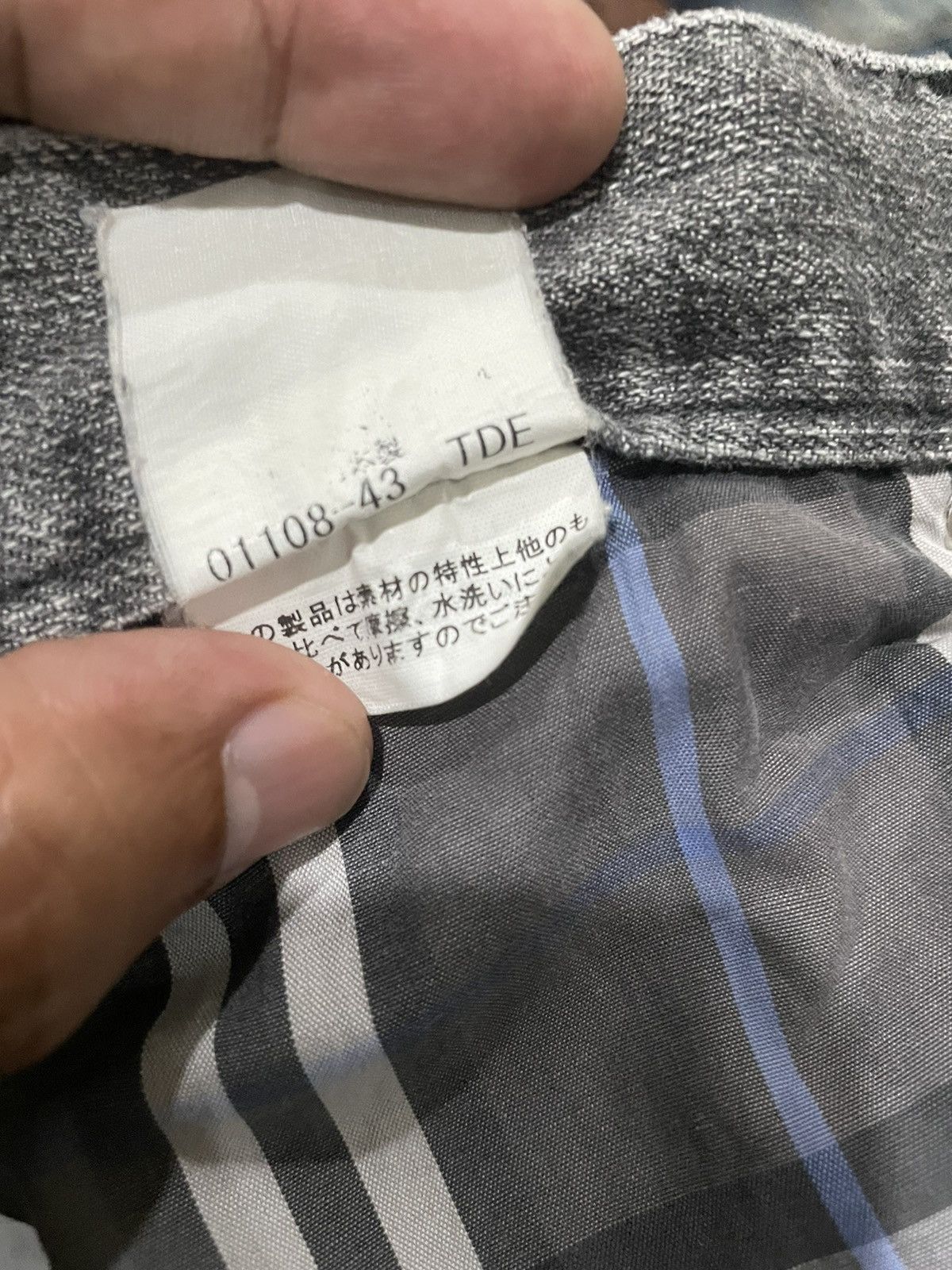 Burberry Distressed Burberry Black Label Thrashed Inner Pocket Jeans Size US 31 - 11 Thumbnail