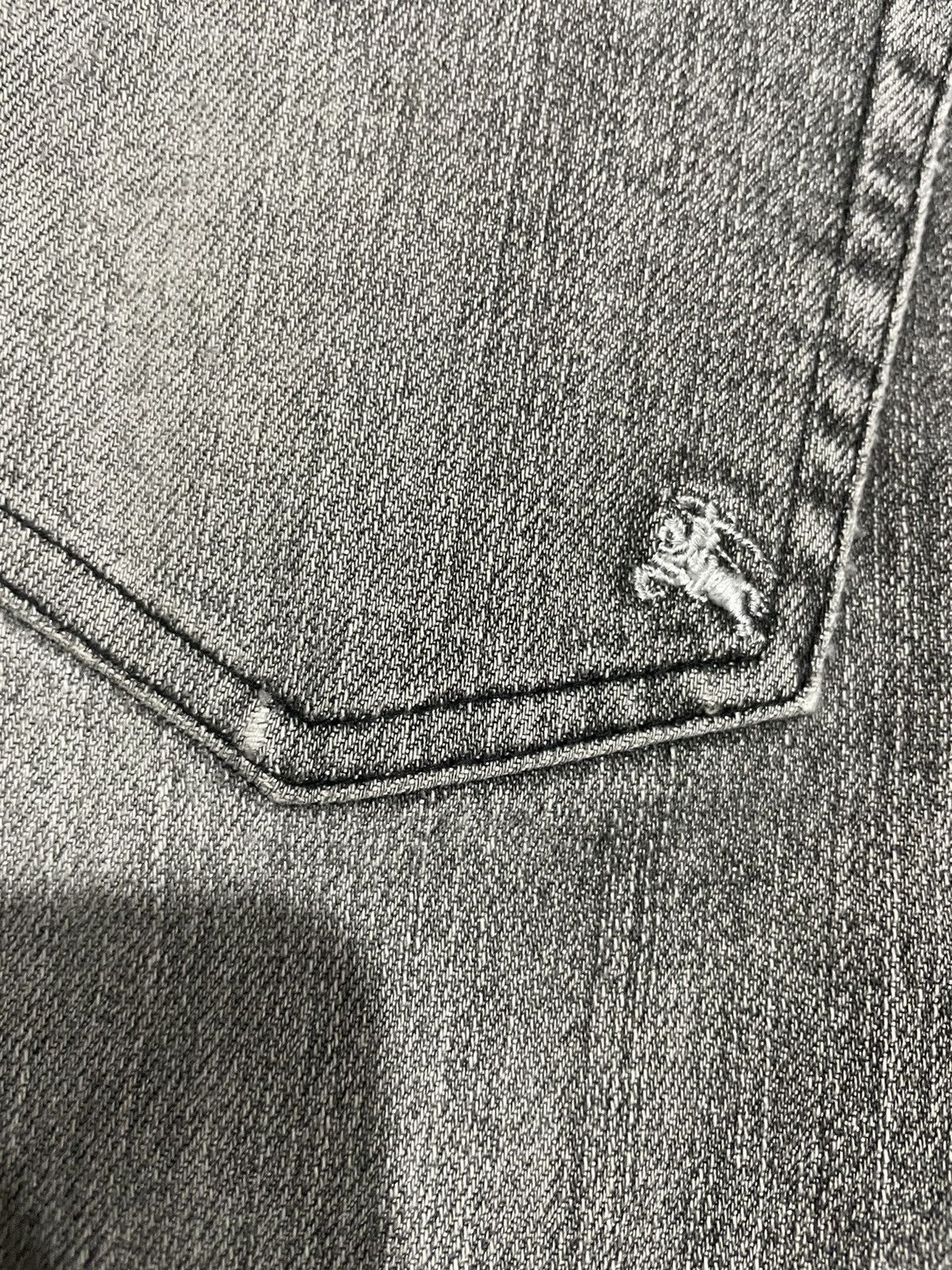 Burberry Distressed Burberry Black Label Thrashed Inner Pocket Jeans Size US 31 - 15 Thumbnail