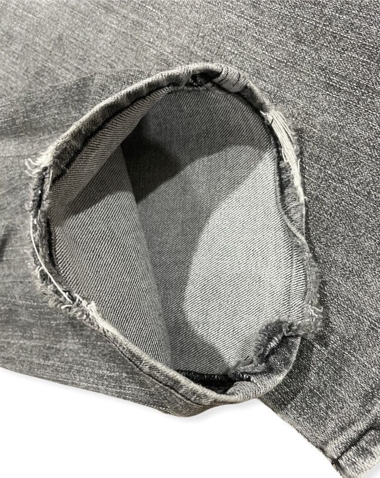 Burberry Distressed Burberry Black Label Thrashed Inner Pocket Jeans Size US 31 - 9 Thumbnail