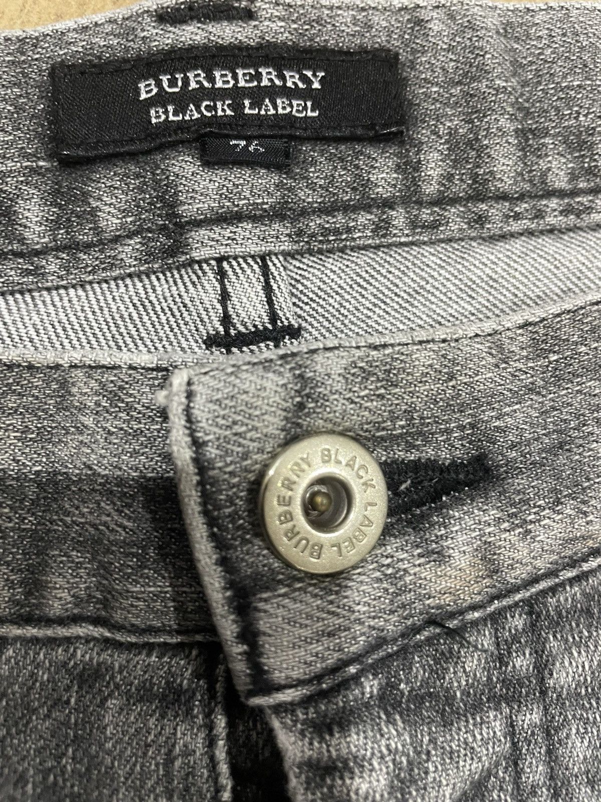 Burberry Distressed Burberry Black Label Thrashed Inner Pocket Jeans Size US 31 - 16 Thumbnail