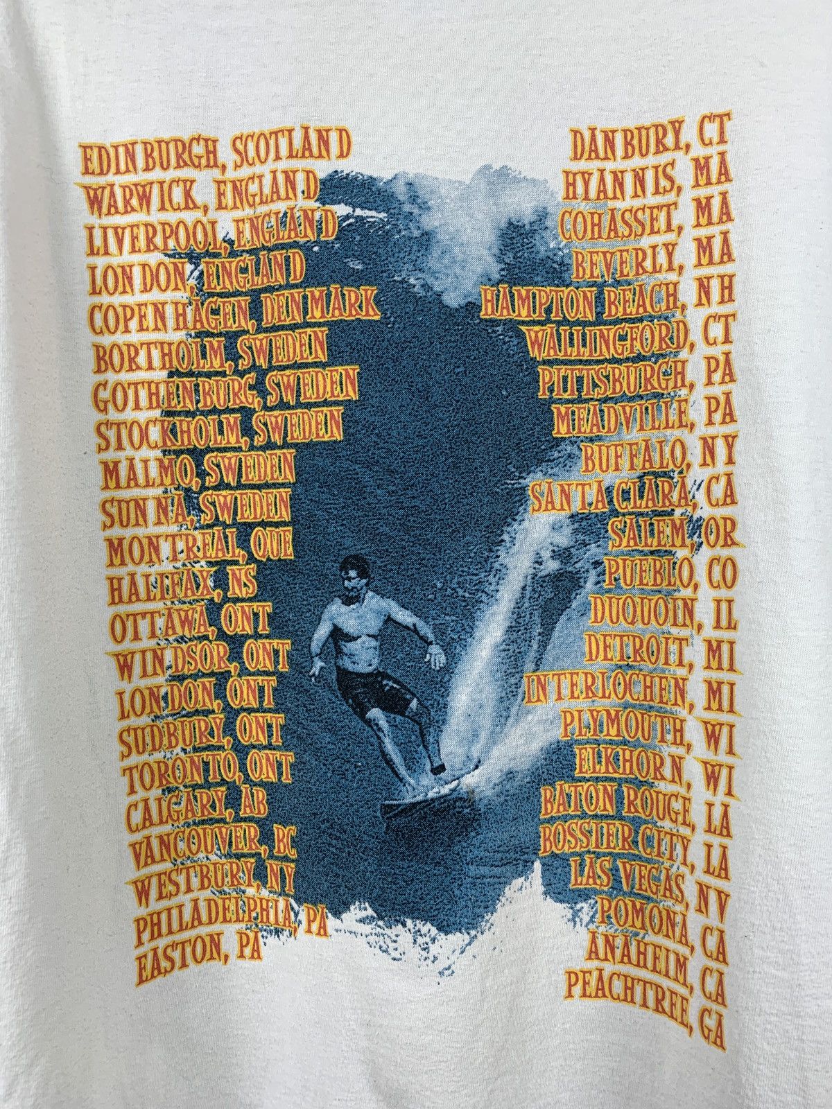 Band Tees 2001 Vintage The Beach Boys Surfin' Safari Tour T-Shirt Size US XL / EU 56 / 4 - 8 Thumbnail