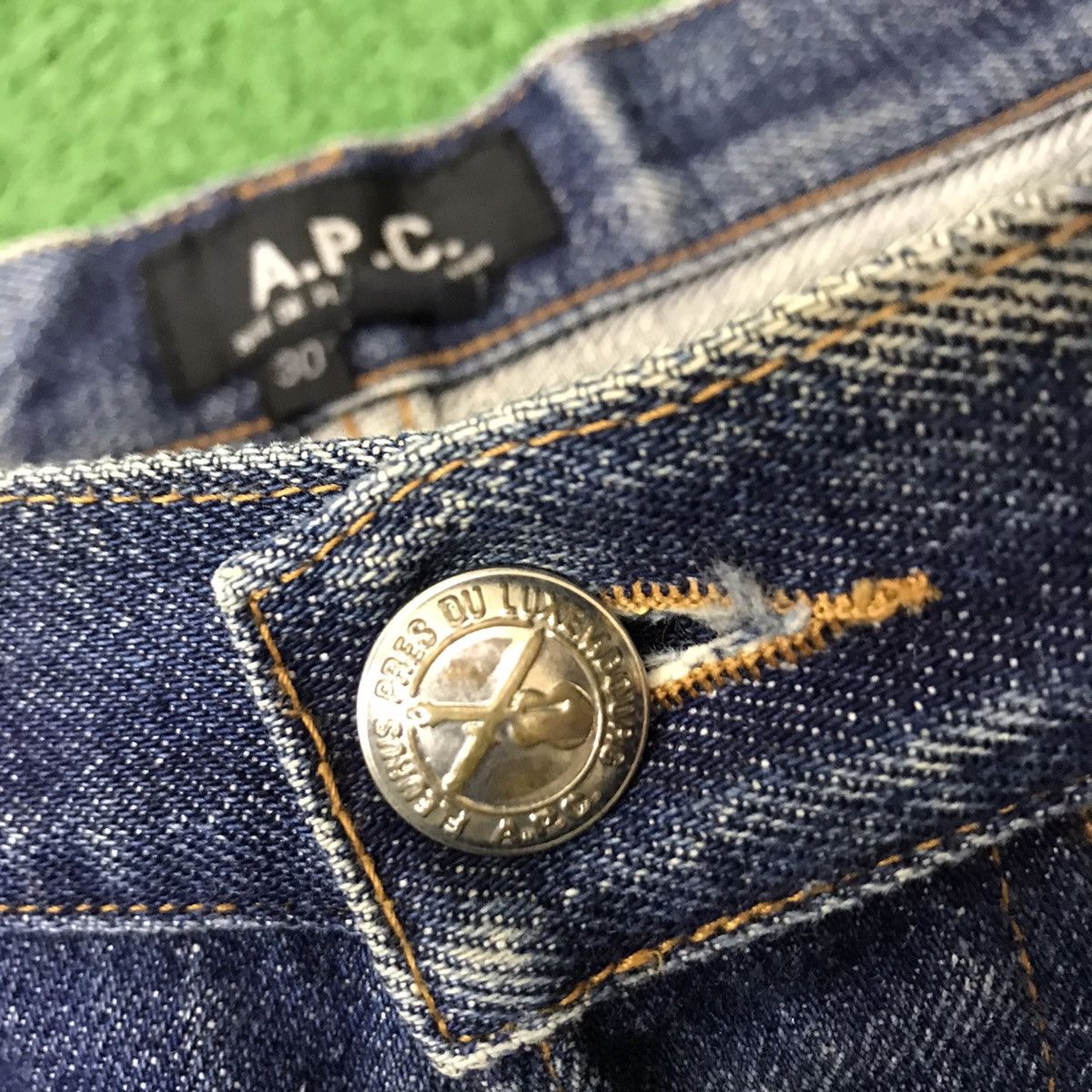 A.P.C. A.P.C Thrashed Denim Selvedge Jeans Size US 30 / EU 46 - 15 Thumbnail