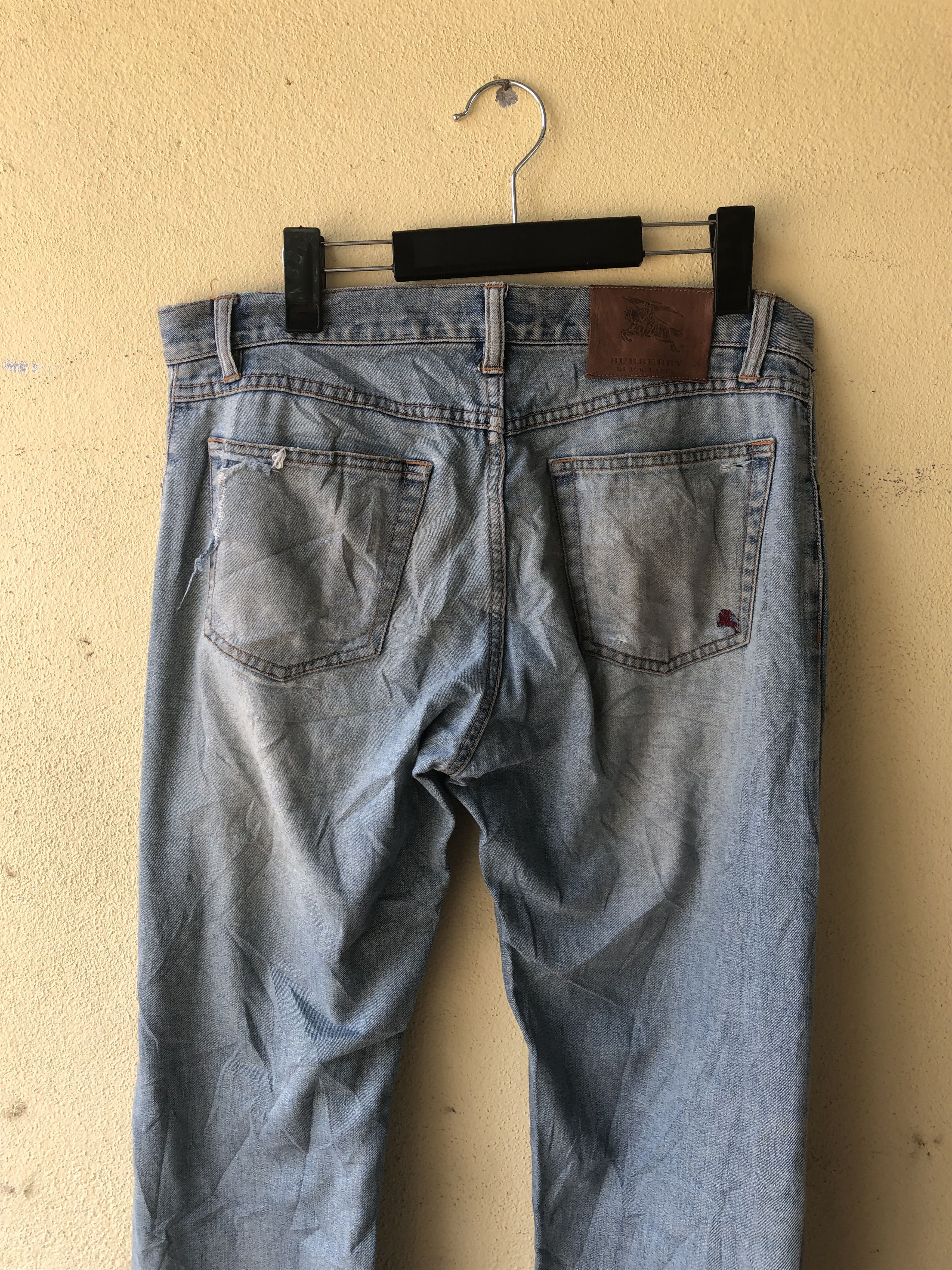 Burberry × StraightFaded burberry black lebel distressed denim Size US 30 / EU 46 - 4 Thumbnail