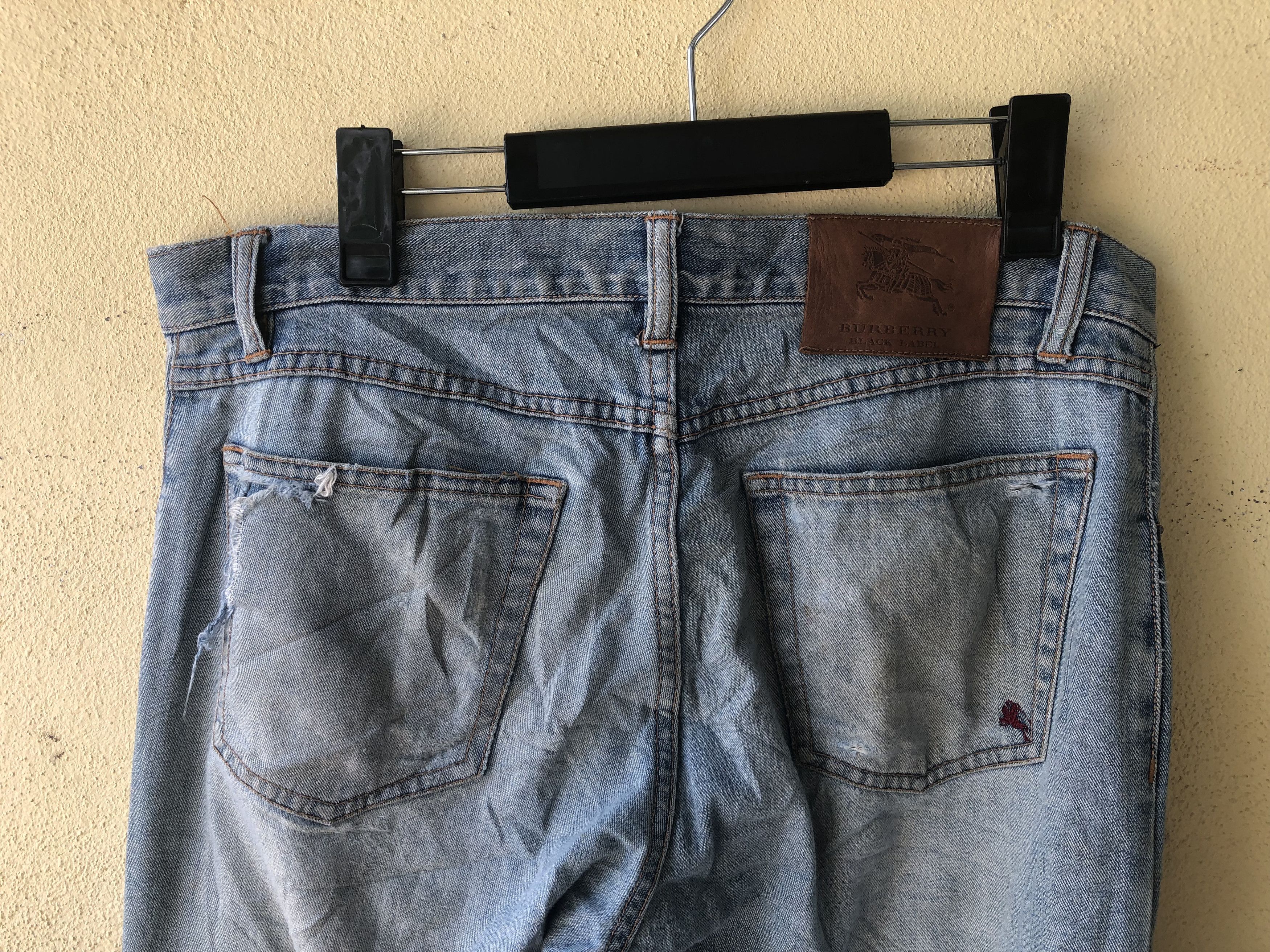 Burberry × StraightFaded burberry black lebel distressed denim Size US 30 / EU 46 - 6 Thumbnail