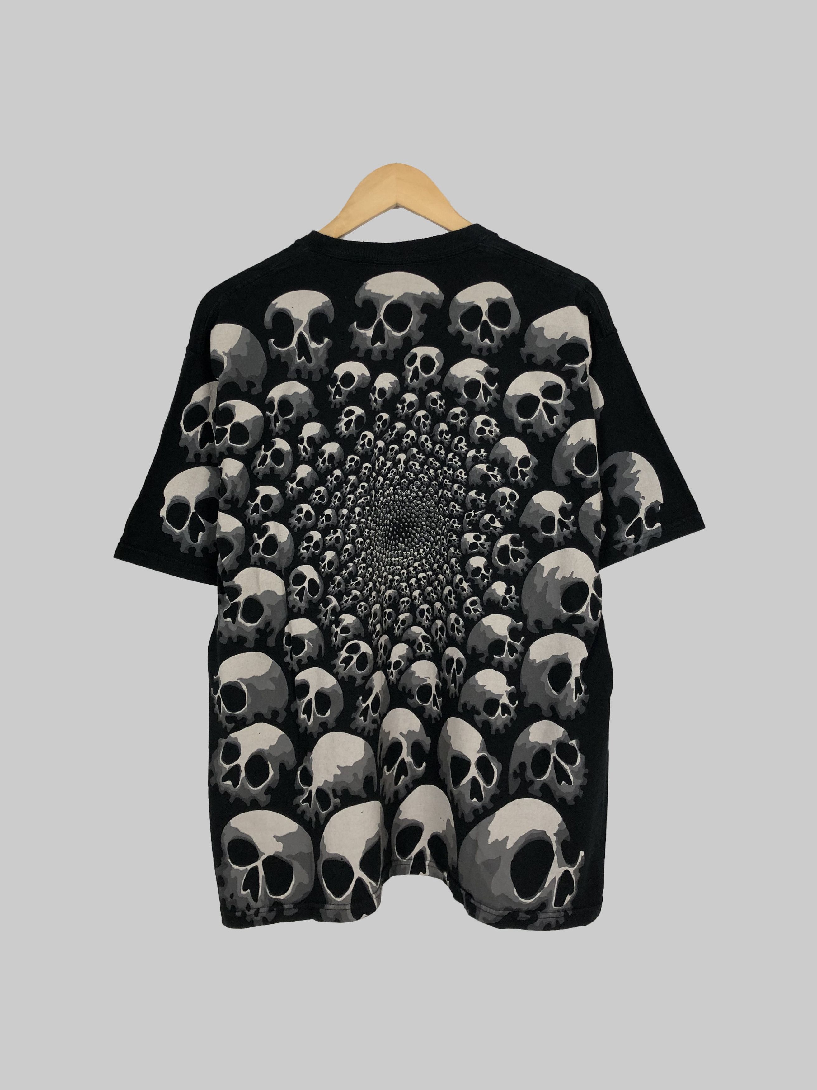 Liquid Blue Vintage 1992 Liquid Blue Travis Scott Skulls All Over Print Size US L / EU 52-54 / 3 - 2 Thumbnail