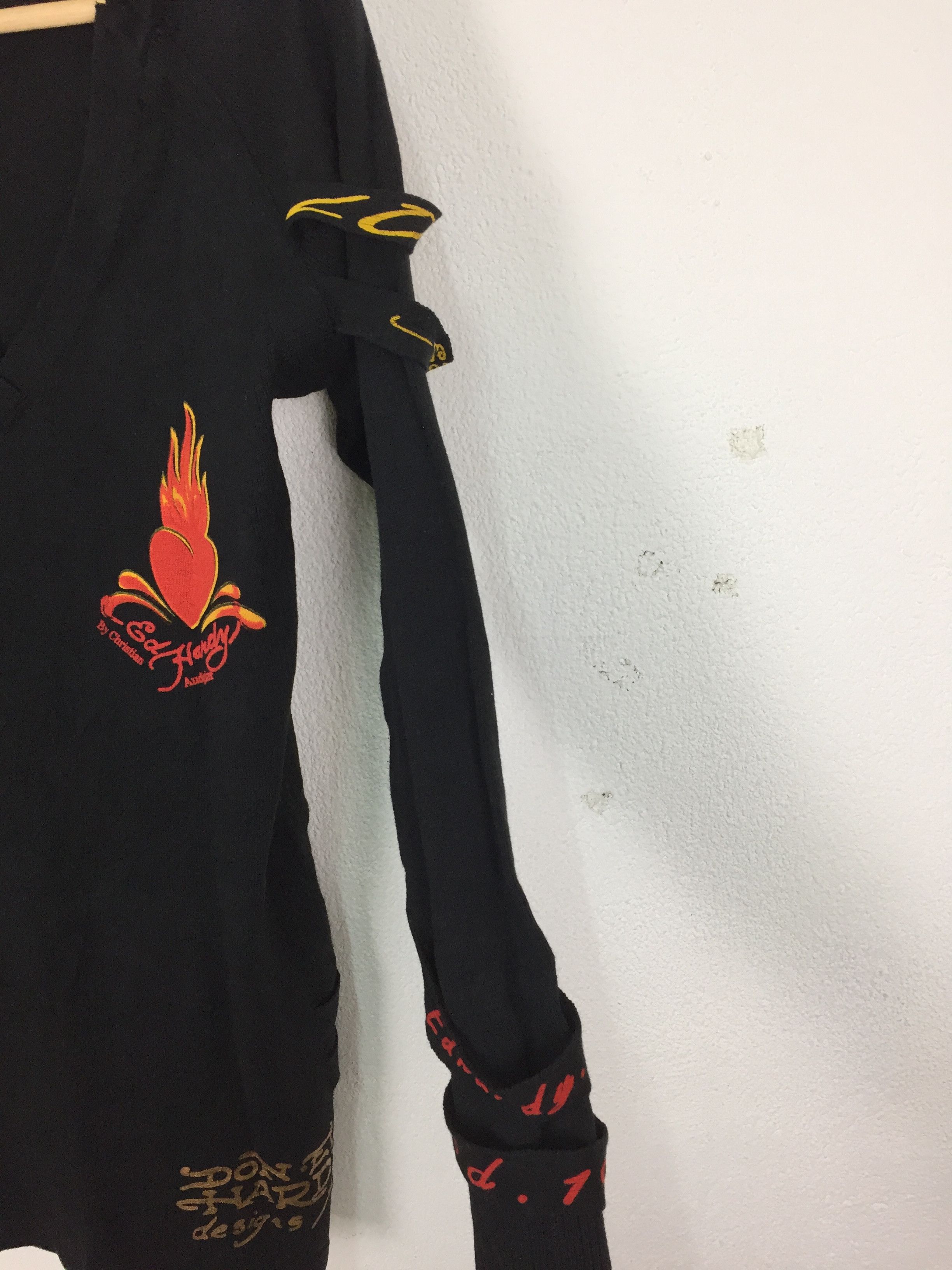 Christian Audigier ED HARDY V NECK BLACK LONG SLEEVES Size L / US 10 / IT 46 - 4 Thumbnail