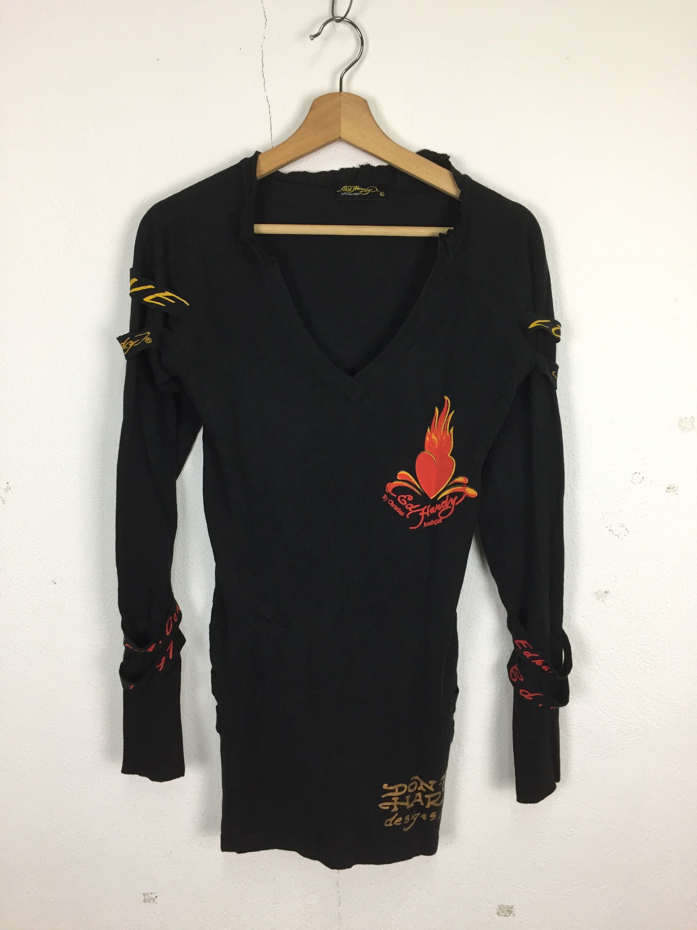 Christian Audigier ED HARDY V NECK BLACK LONG SLEEVES Size L / US 10 / IT 46 - 1 Thumbnail