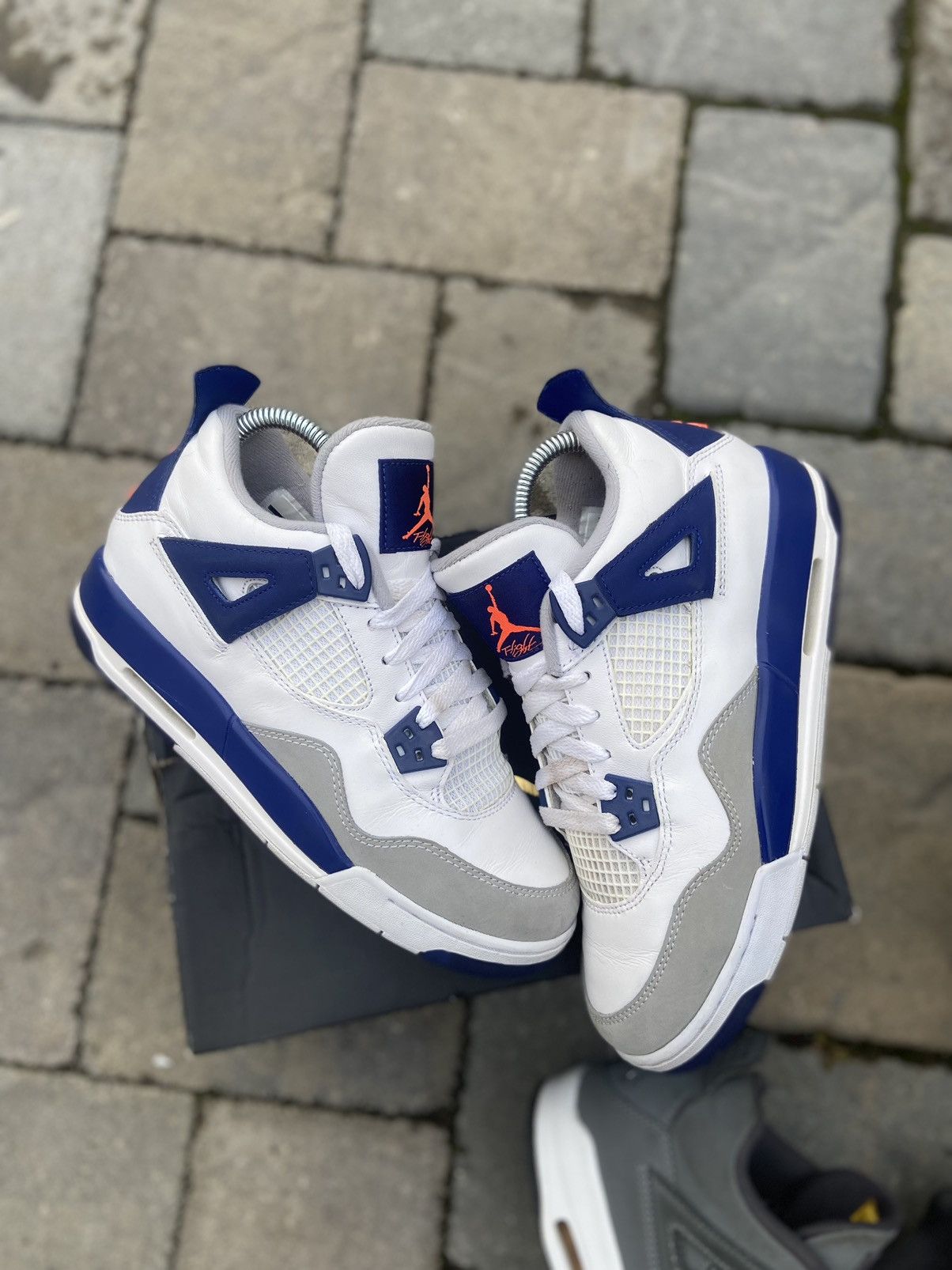 royal blue air jordan 4