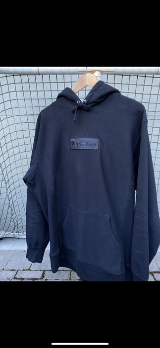 Supreme black 2024 tonal hoodie