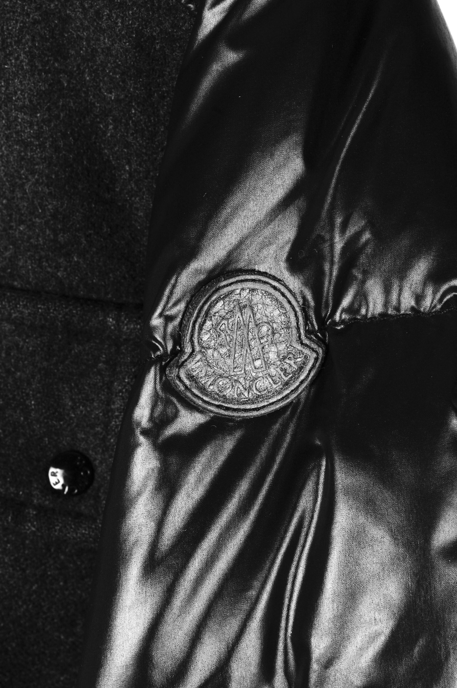Moncler Moncler Springfield Black Jacket Hidden Hood in size 3 (L) Size US L / EU 52-54 / 3 - 5 Thumbnail
