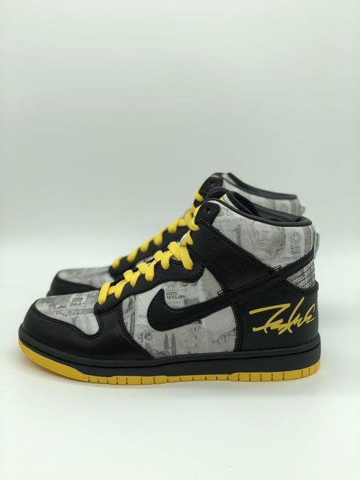 futura x nike sb dunk flom