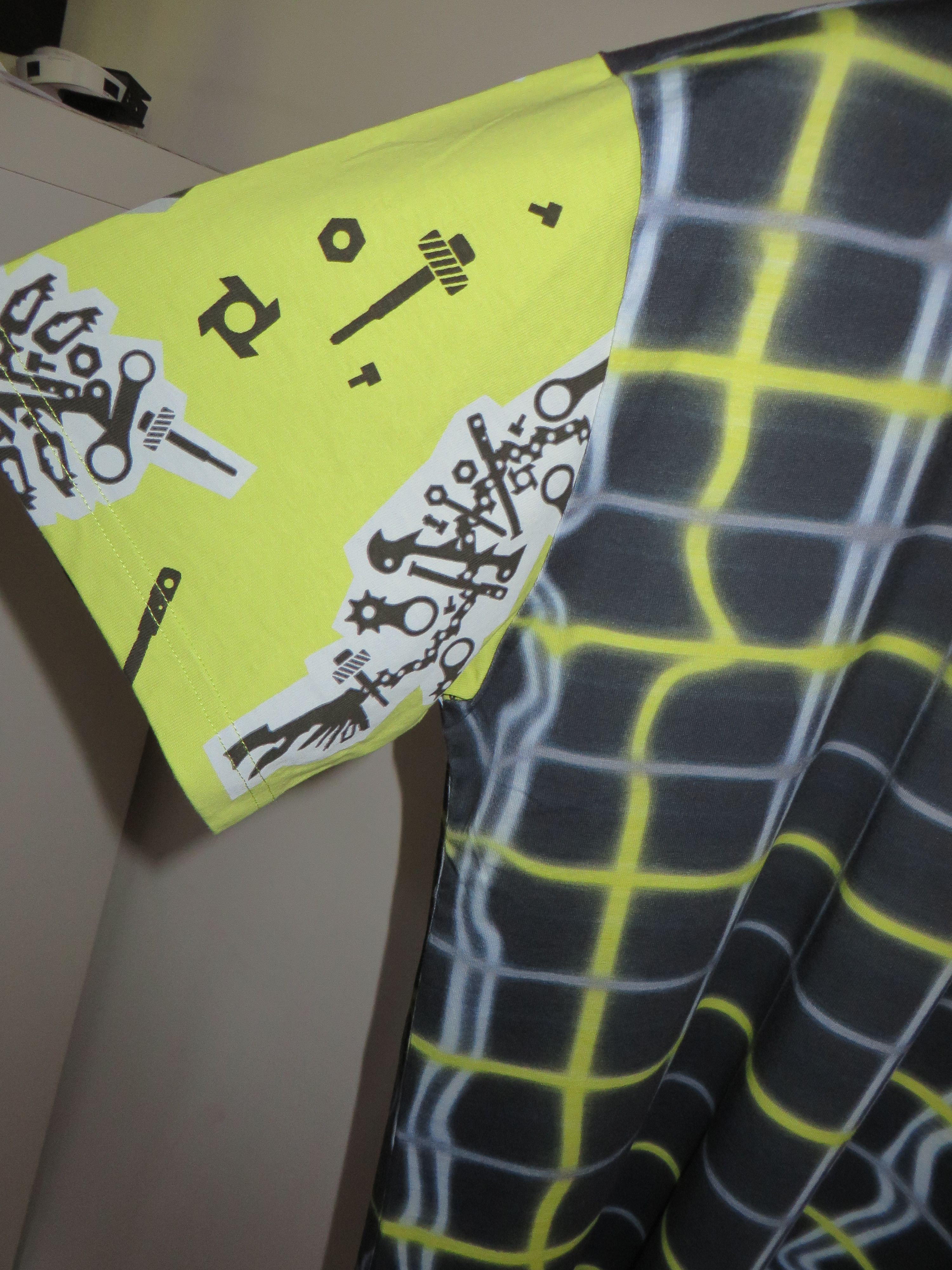 Kenzo Monster print swNeon- print tshirteatshirt Size US XL / EU 56 / 4 - 4 Thumbnail