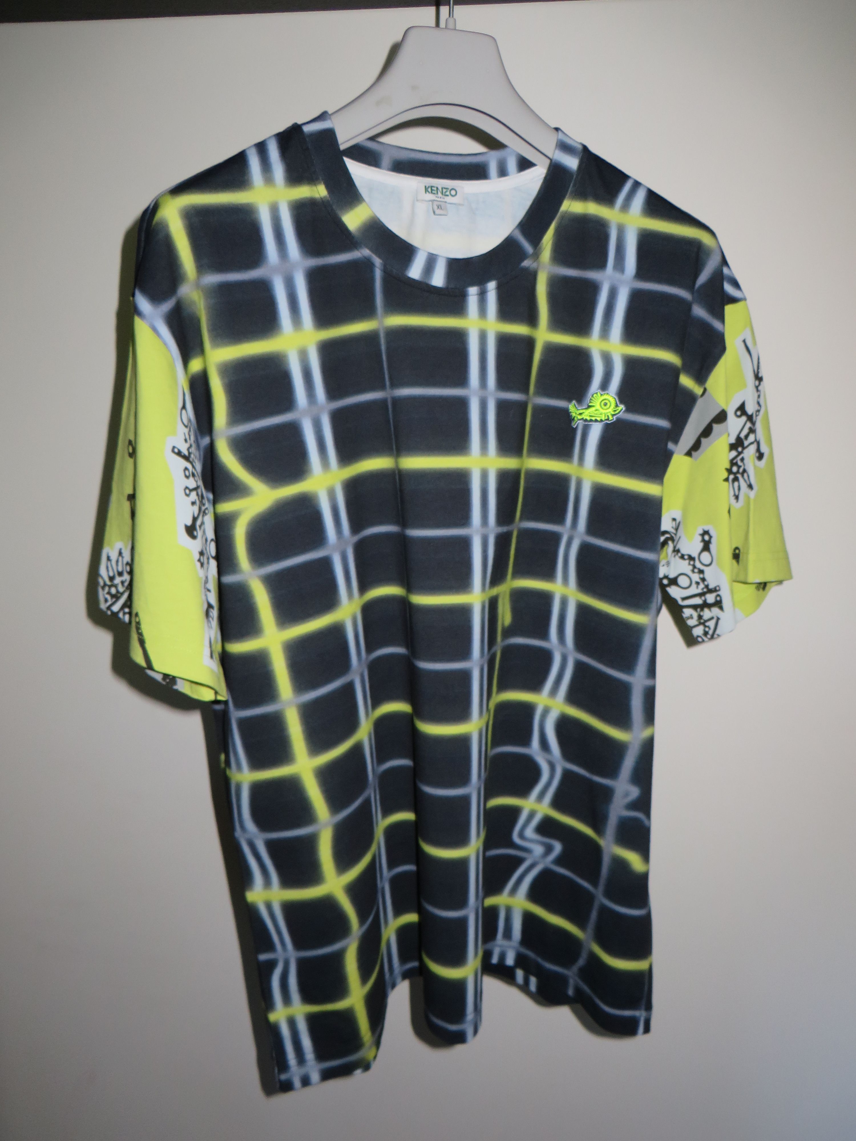 Kenzo Monster print swNeon- print tshirteatshirt Size US XL / EU 56 / 4 - 1 Thumbnail
