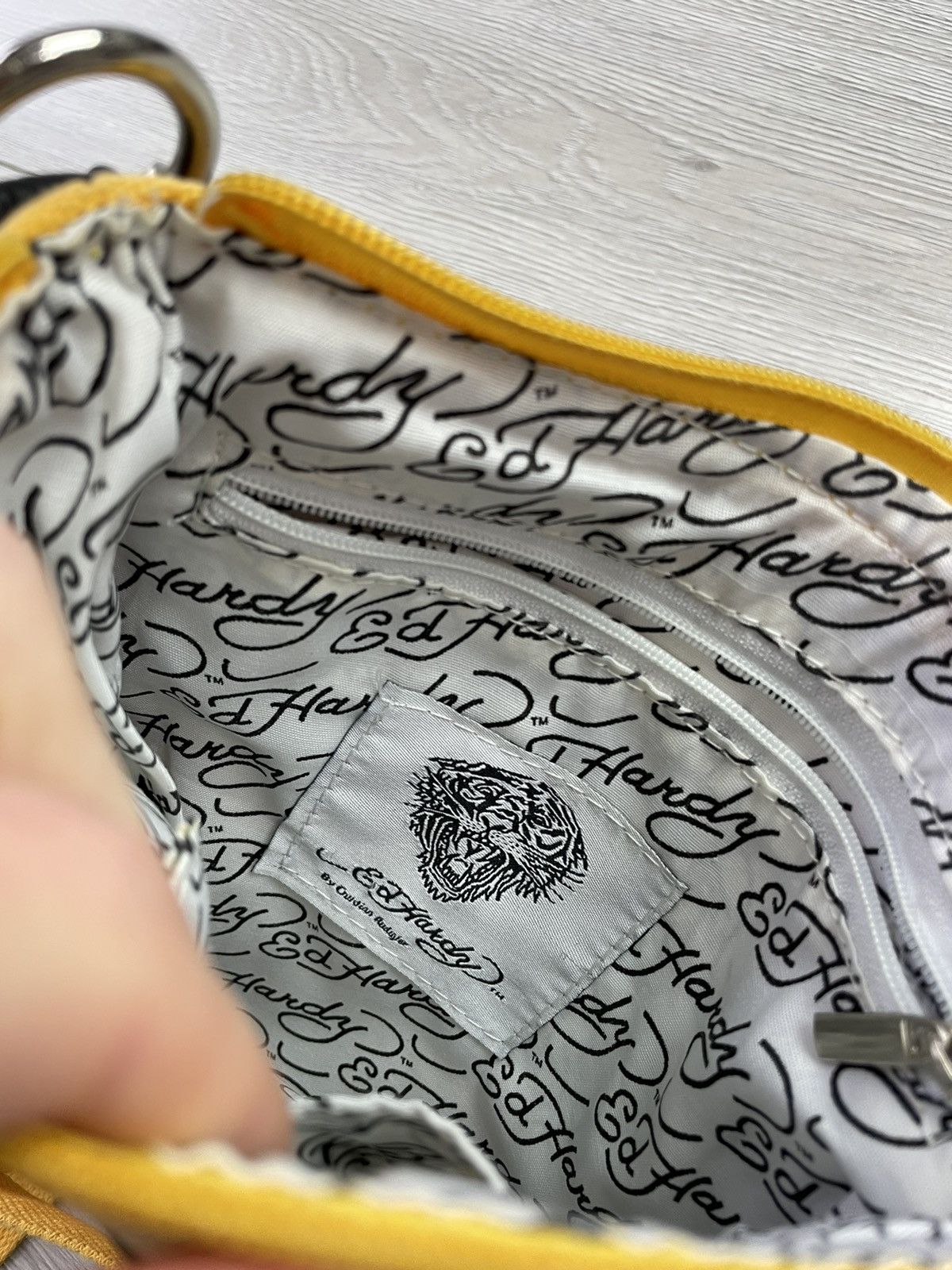 Ed Hardy × Vintage 🌟RARE VINTAGE ED HARDY MESSENGER / SHOULDER BAG 🔥 Size ONE SIZE - 7 Thumbnail