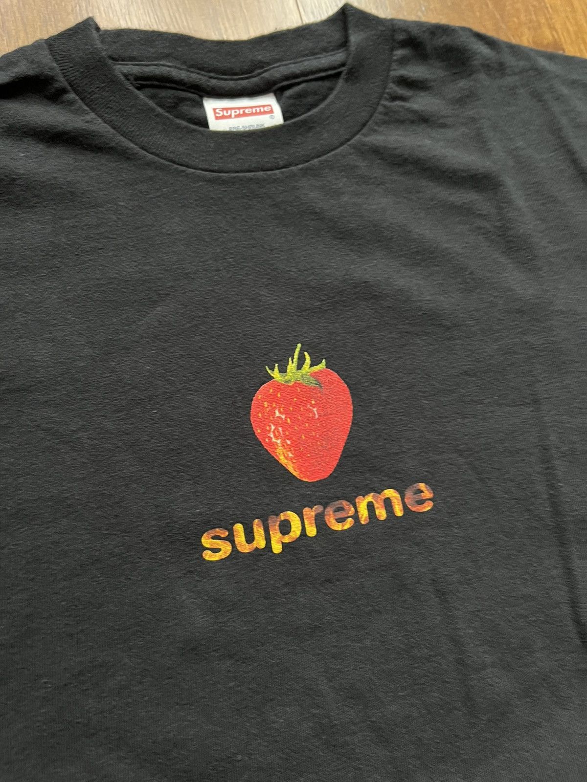 Supreme Supreme Strawberry Tee Black Small *Resell* Size US S / EU 44-46 / 1 - 2 Thumbnail