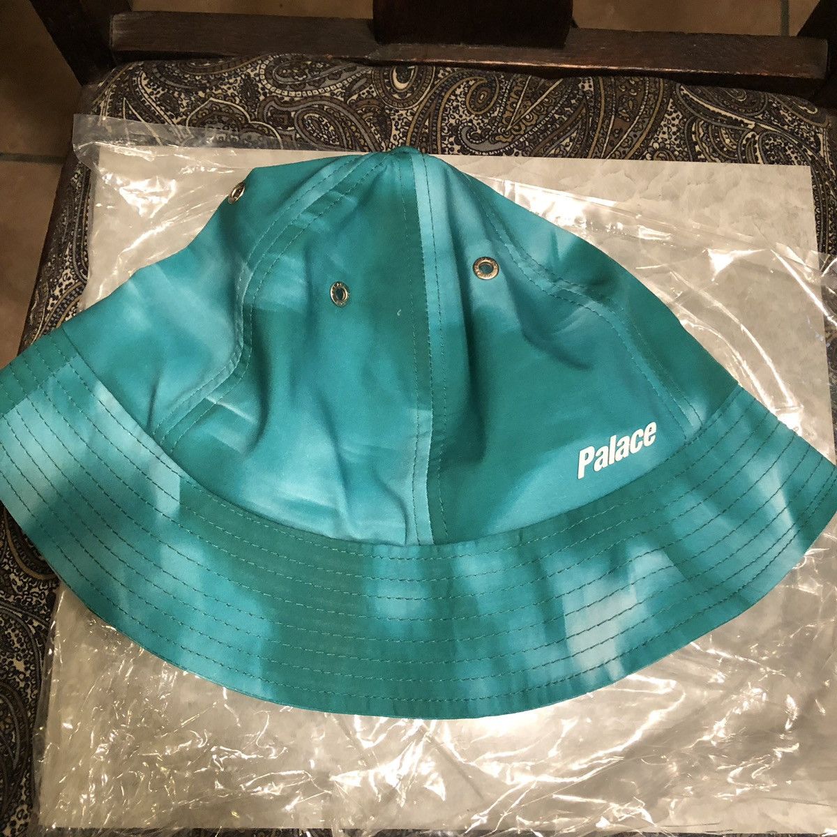 Palace BLURRY FLOWER BUCKET IN GREEN Size ONE SIZE - 1 Thumbnail