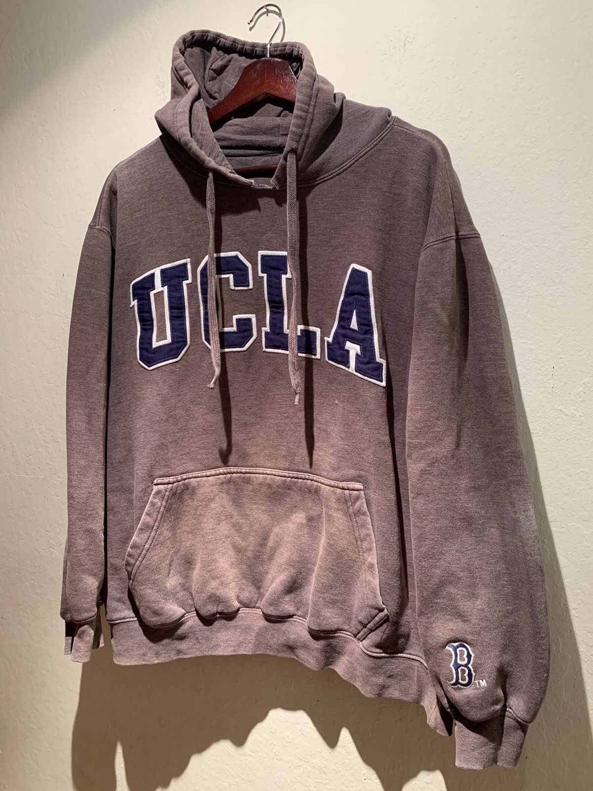 Vintage *RARE* Vintage UCLA Bruins Distressed Hoodie - M/L Size US L / EU 52-54 / 3 - 1 Thumbnail