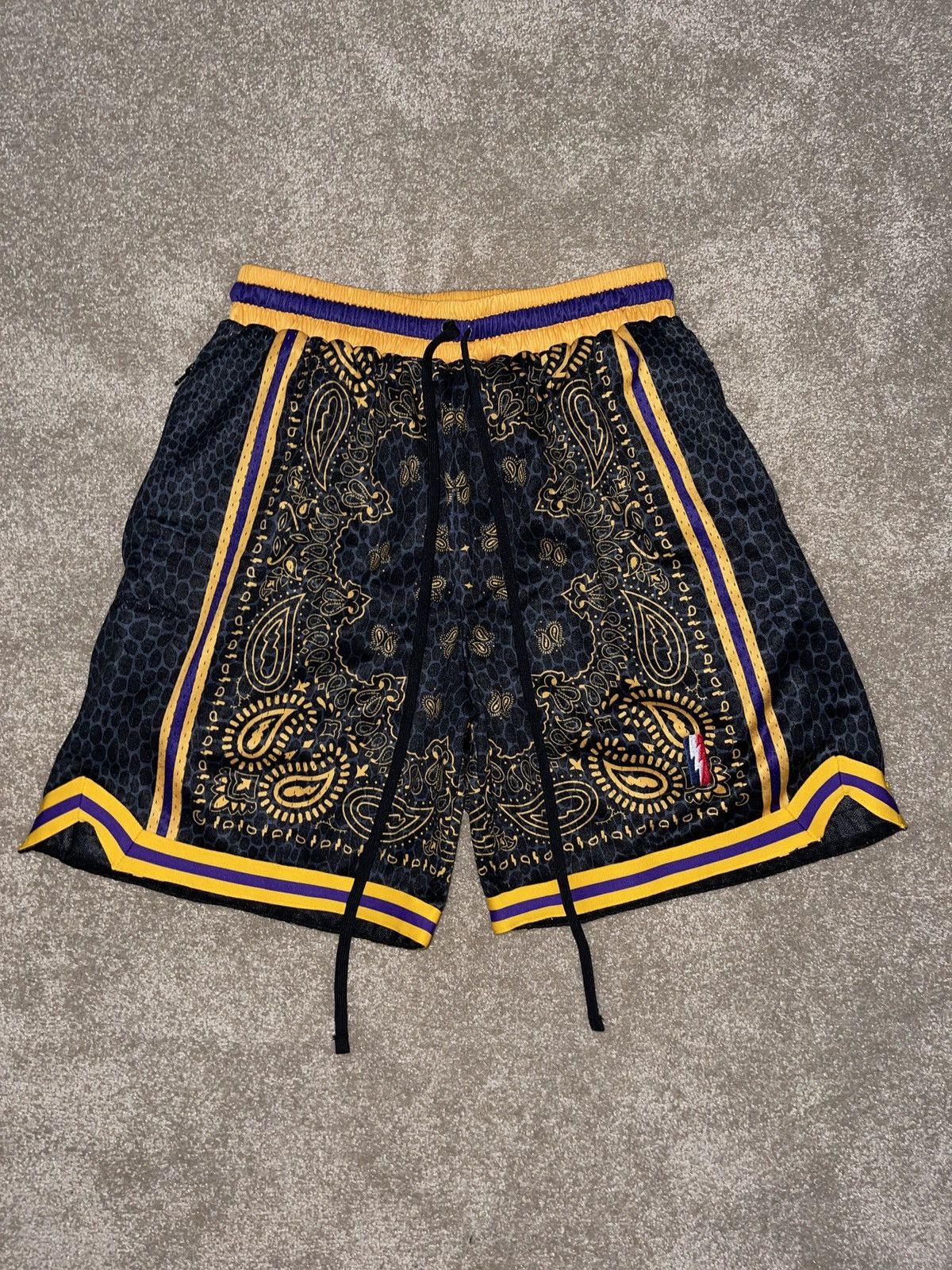 Select Kobe Swingman Shorts selling - Size L