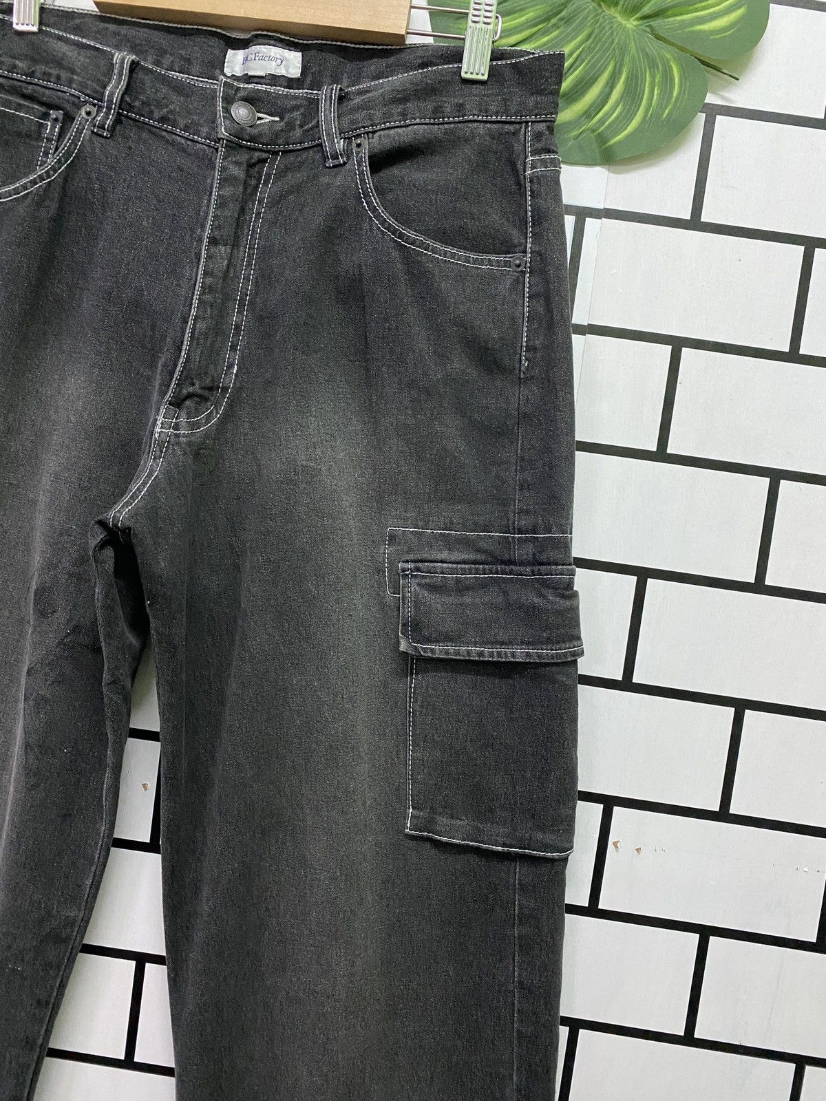 Japanese Brand Japan Made BC Factory Black Faded Multipocket Cargo Denim Size US 31 - 6 Thumbnail