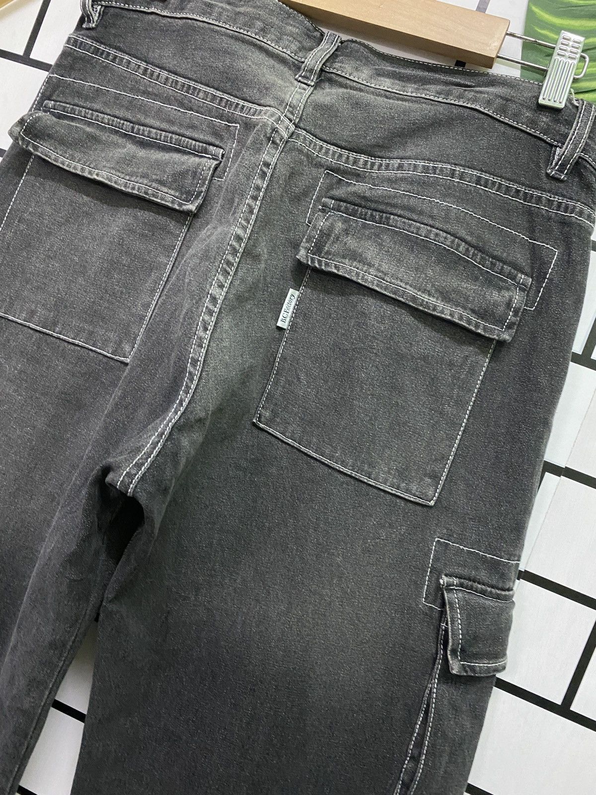 Japanese Brand Japan Made BC Factory Black Faded Multipocket Cargo Denim Size US 31 - 11 Thumbnail