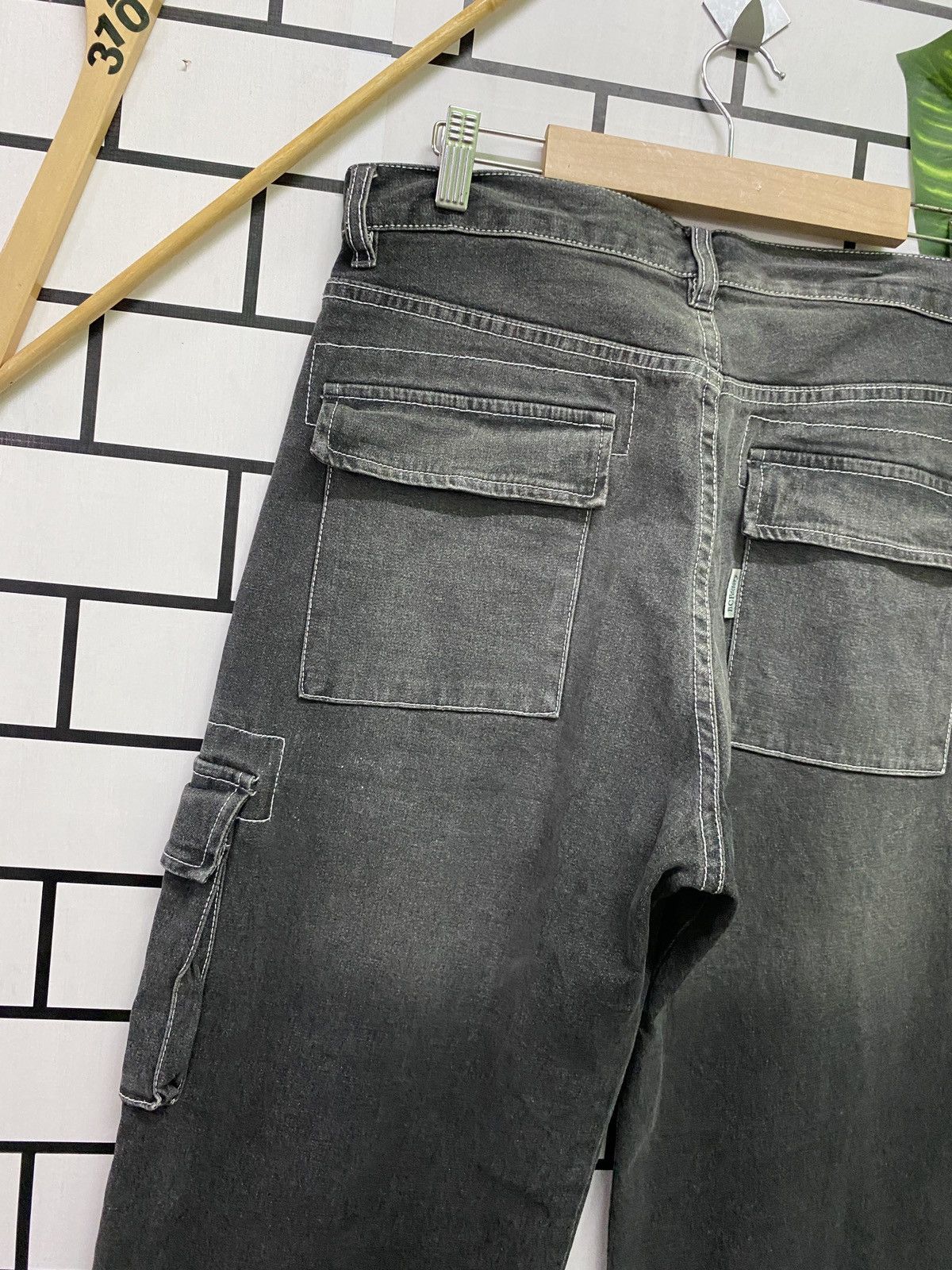 Japanese Brand Japan Made BC Factory Black Faded Multipocket Cargo Denim Size US 31 - 10 Thumbnail
