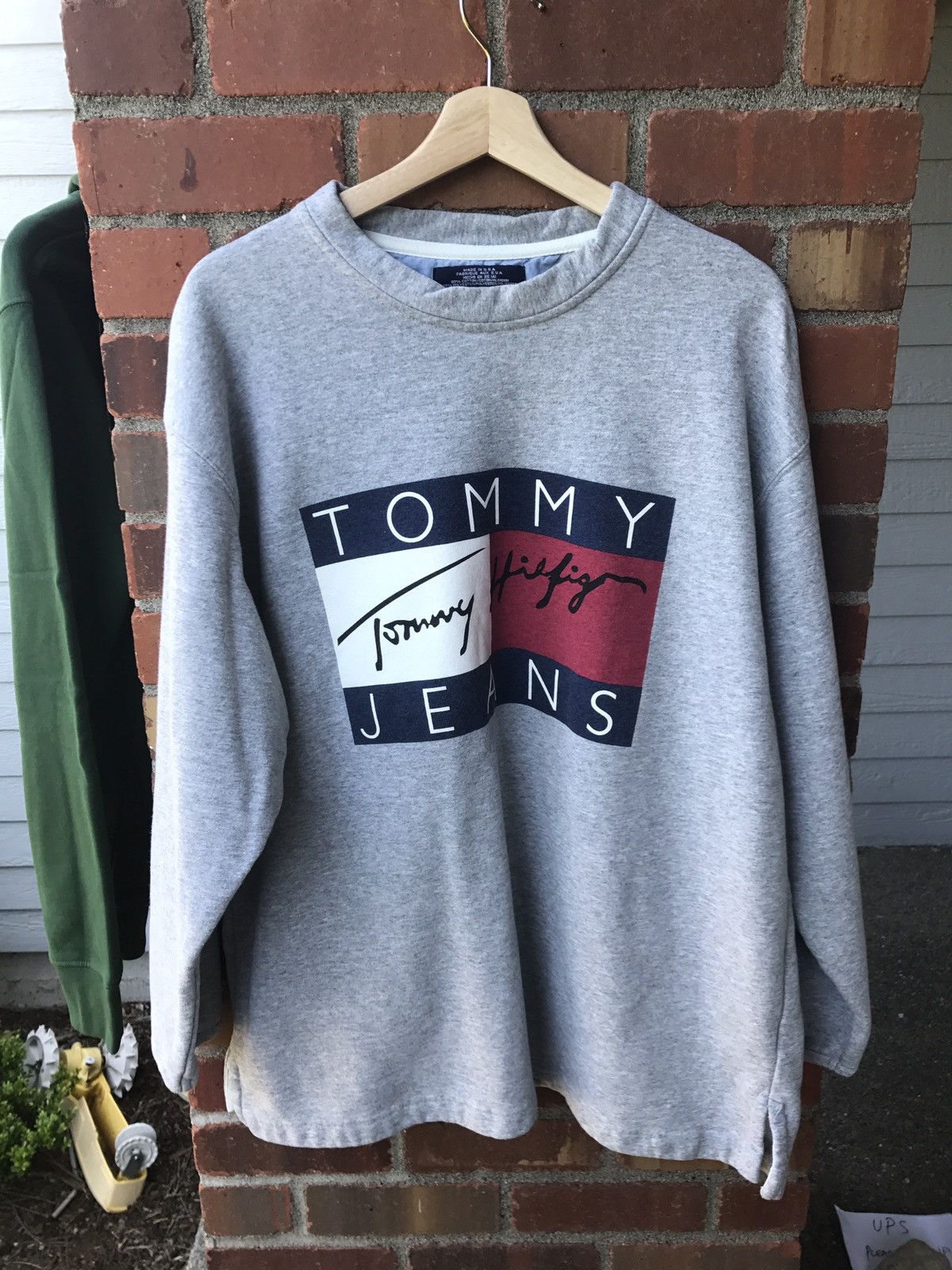 Tommy Hilfiger Vintage Tommy Hilfiger Logo Crewneck Sweatshirt Size US M / EU 48-50 / 2 - 1 Preview