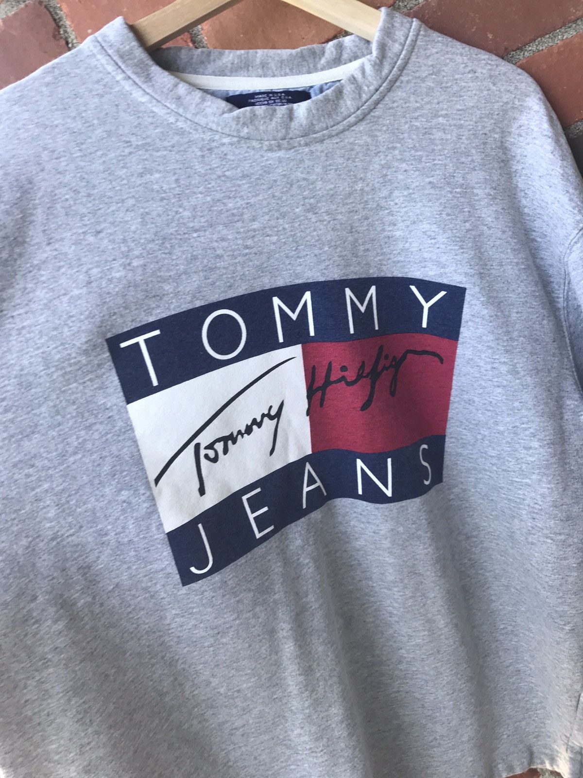 Tommy Hilfiger Vintage Tommy Hilfiger Logo Crewneck Sweatshirt Size US M / EU 48-50 / 2 - 2 Preview
