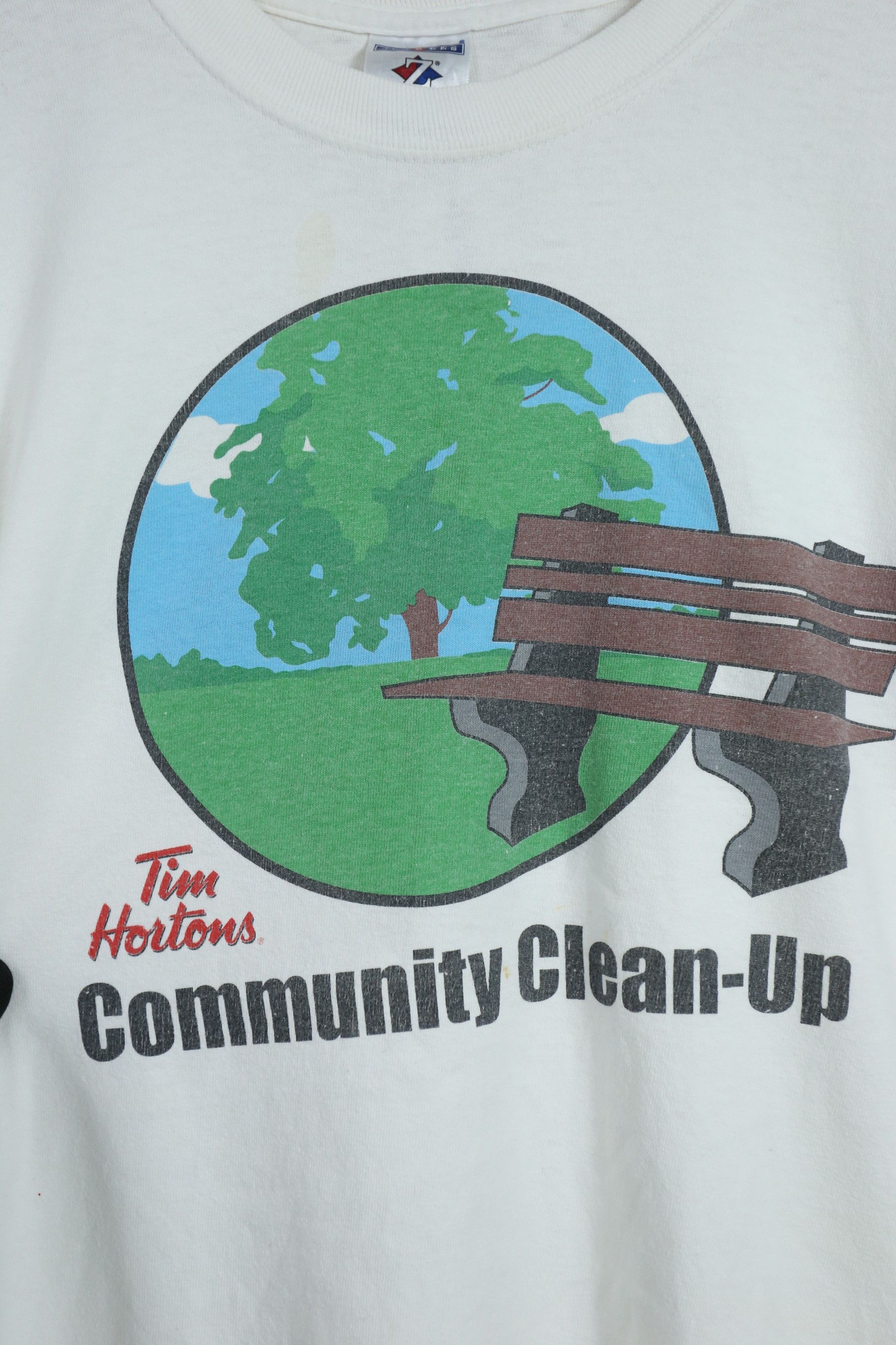 Vintage Vintage Tim Hortons nature t shirt (L) GTMED060 Size US L / EU 52-54 / 3 - 2 Thumbnail
