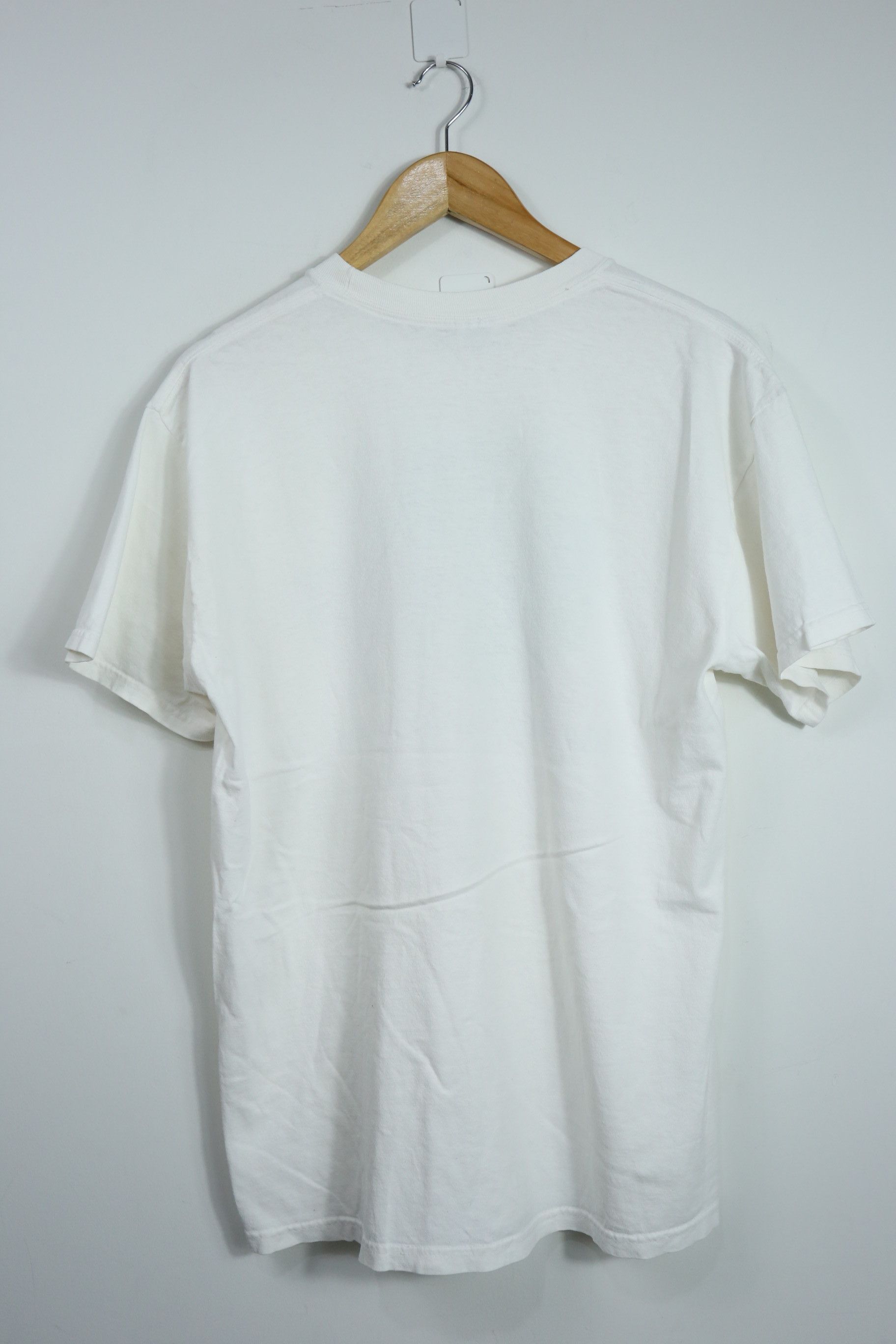 Vintage Vintage Tim Hortons nature t shirt (L) GTMED060 Size US L / EU 52-54 / 3 - 6 Thumbnail