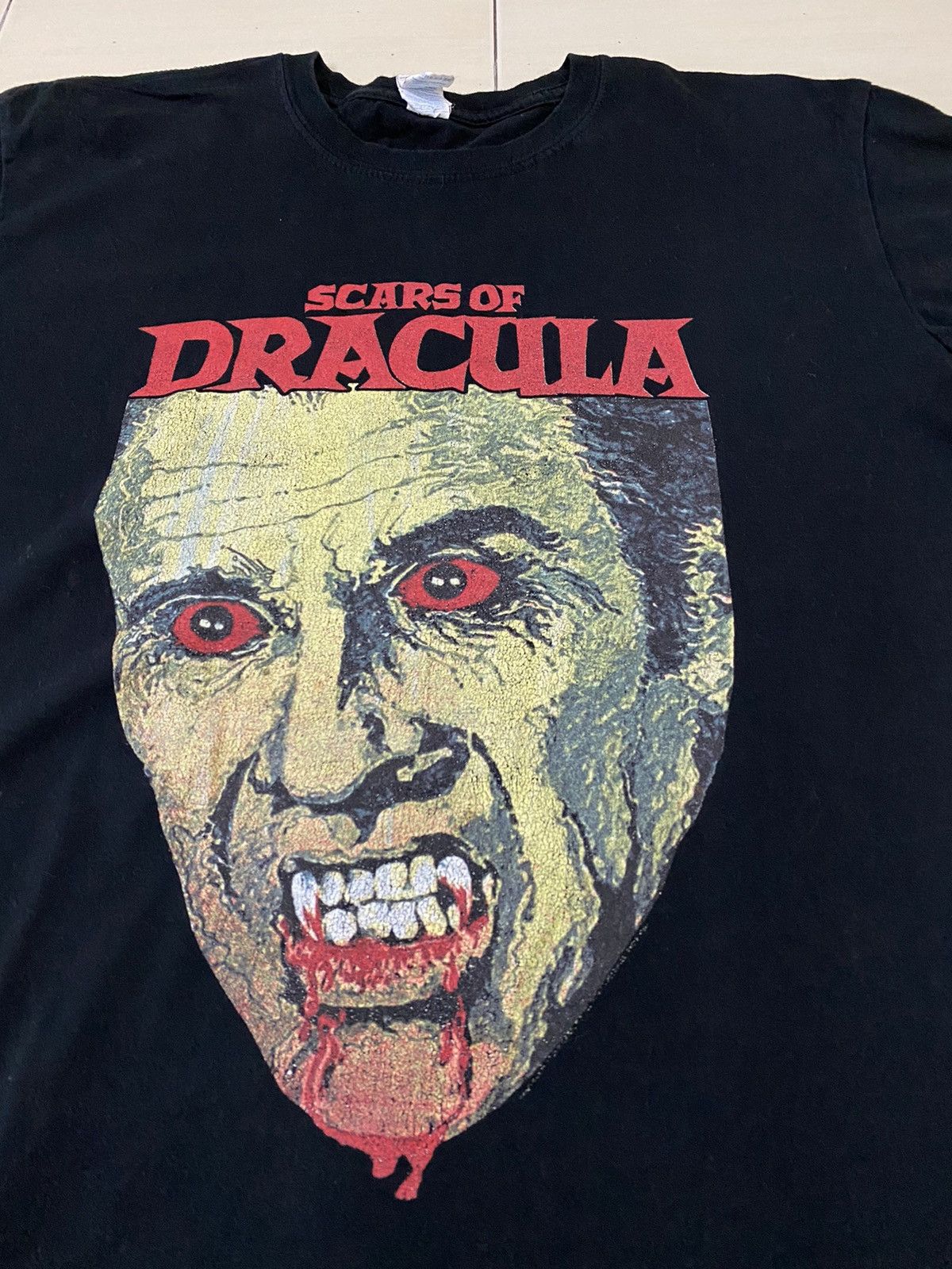 Expert Horror Scars Of Dracula horror movie film shirt Size US XL / EU 56 / 4 - 4 Thumbnail