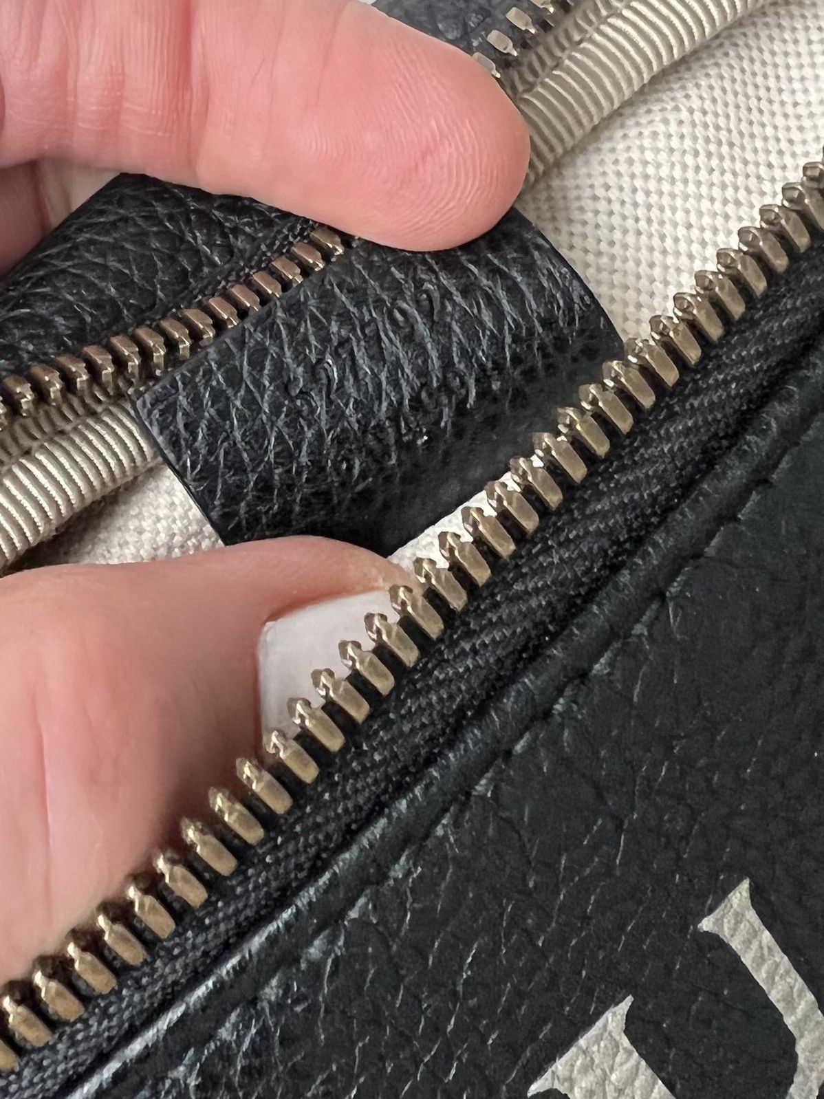 Gucci Grained Calfskin Small Logo Belt Bag Black Size ONE SIZE - 5 Thumbnail