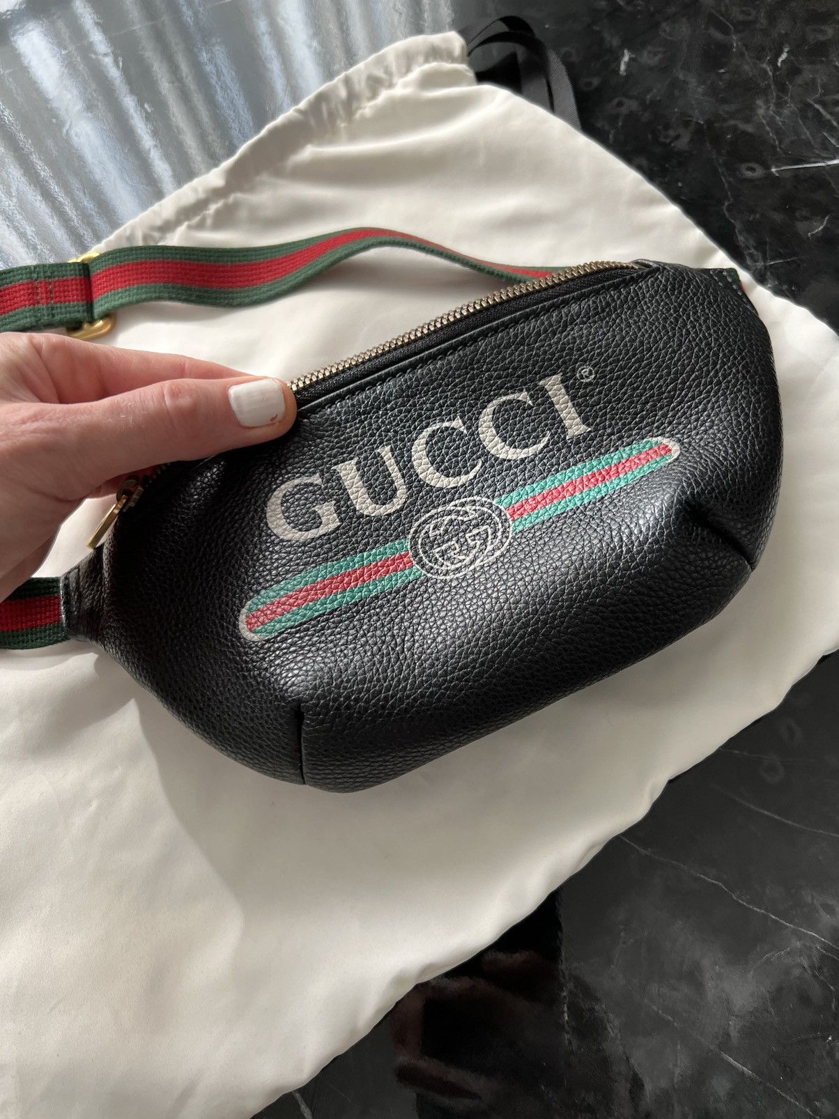 Gucci Grained Calfskin Small Logo Belt Bag Black Size ONE SIZE - 2 Thumbnail