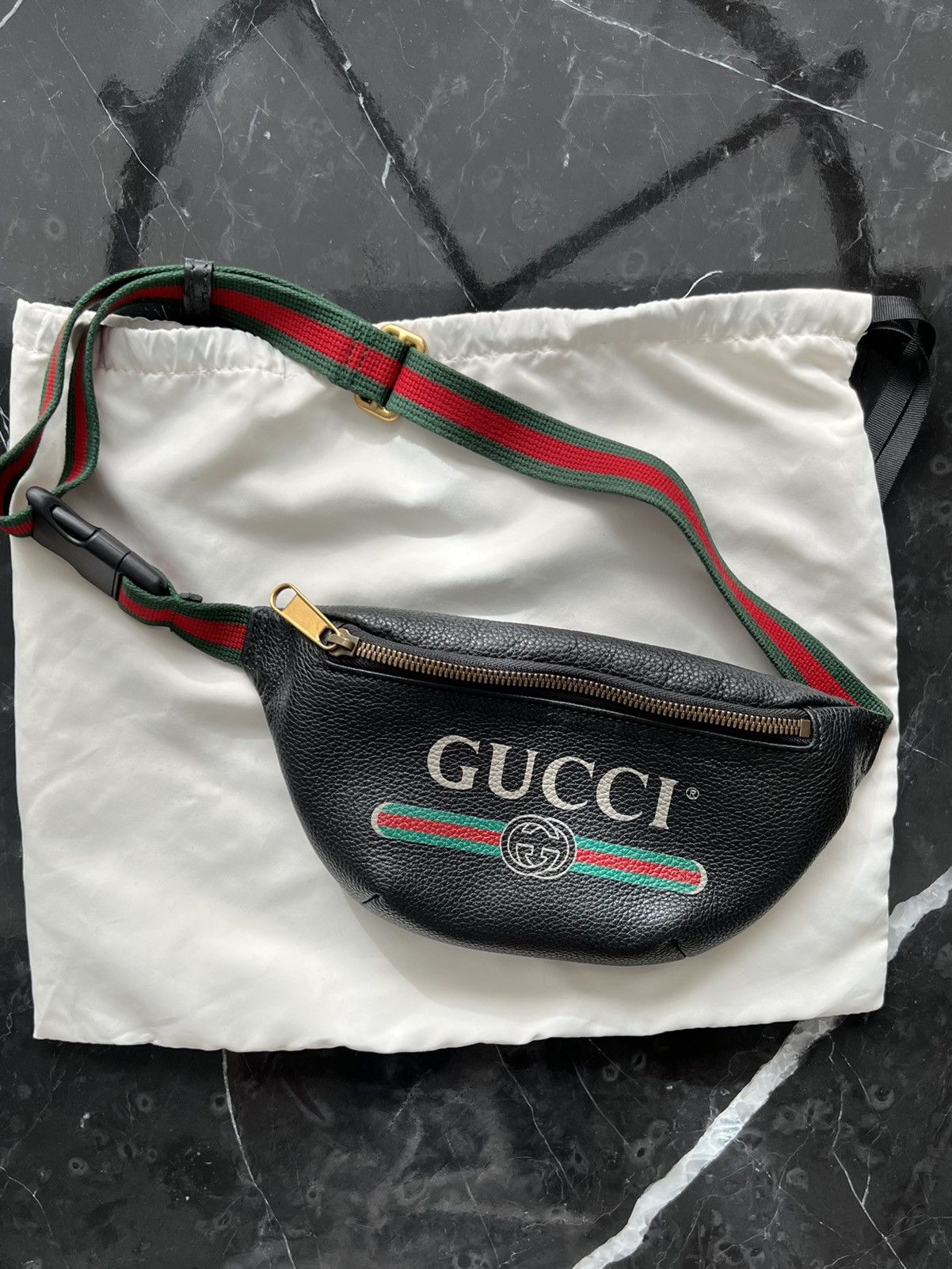 Gucci Grained Calfskin Small Logo Belt Bag Black Size ONE SIZE - 1 Thumbnail