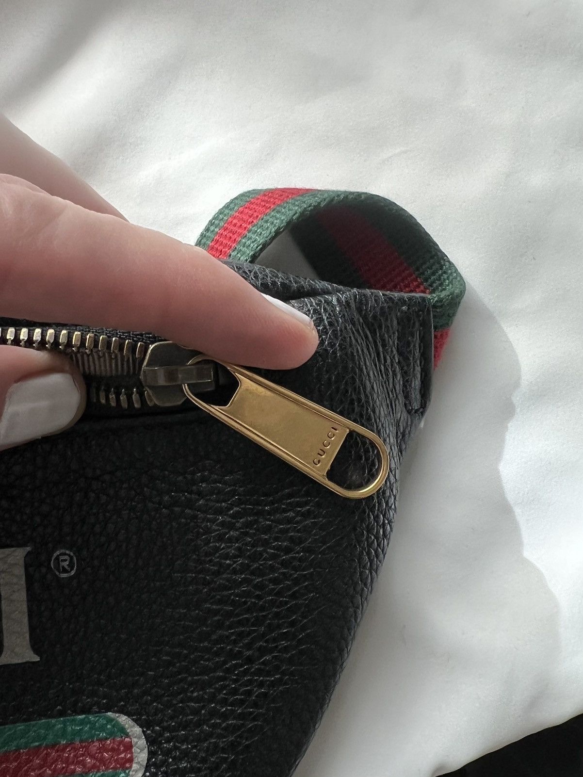 Gucci Grained Calfskin Small Logo Belt Bag Black Size ONE SIZE - 3 Thumbnail