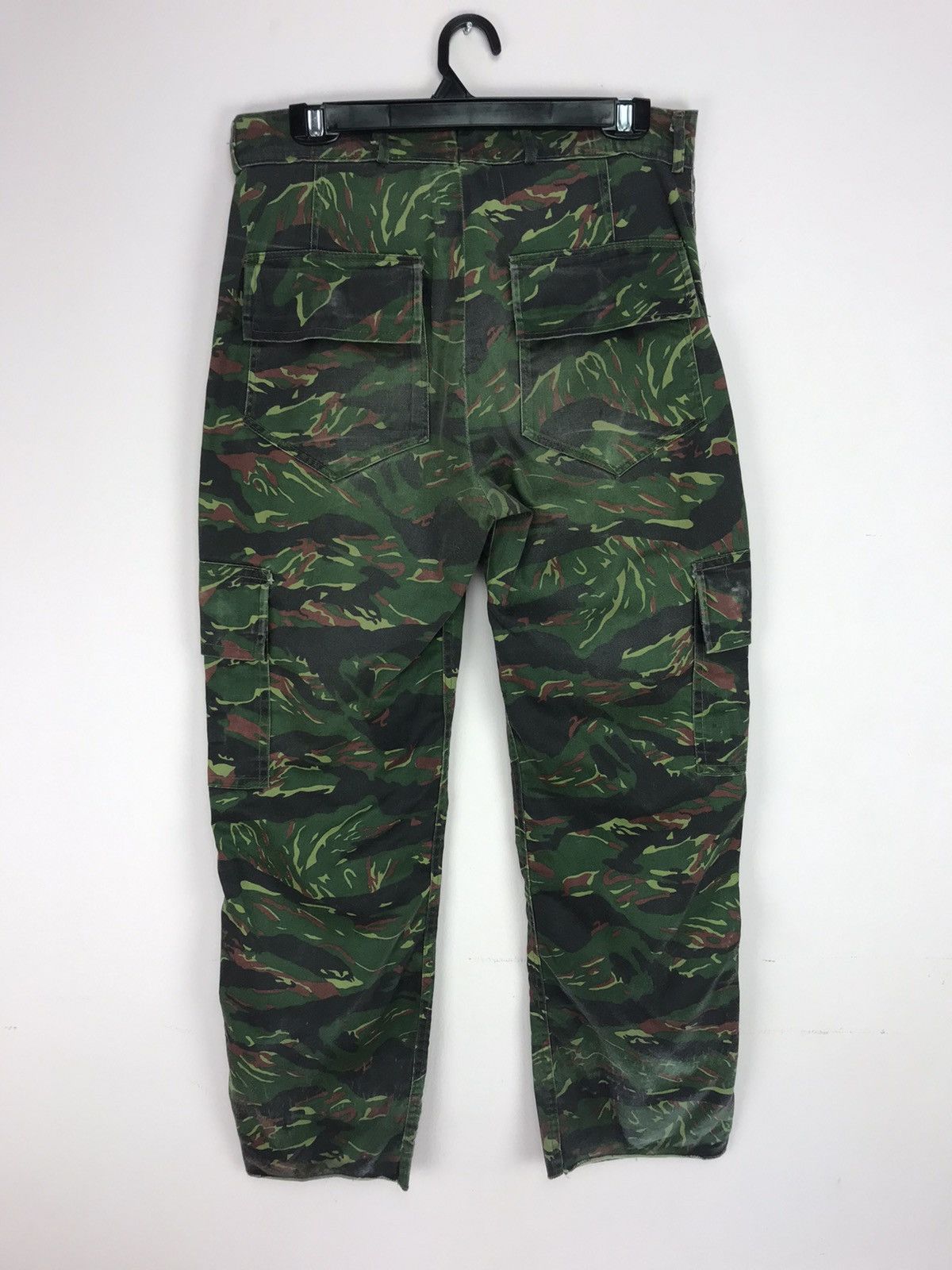 Vintage Vintage 70s Ecuador Red Tiger Stripe Trousers Size US 31 - 10 Thumbnail