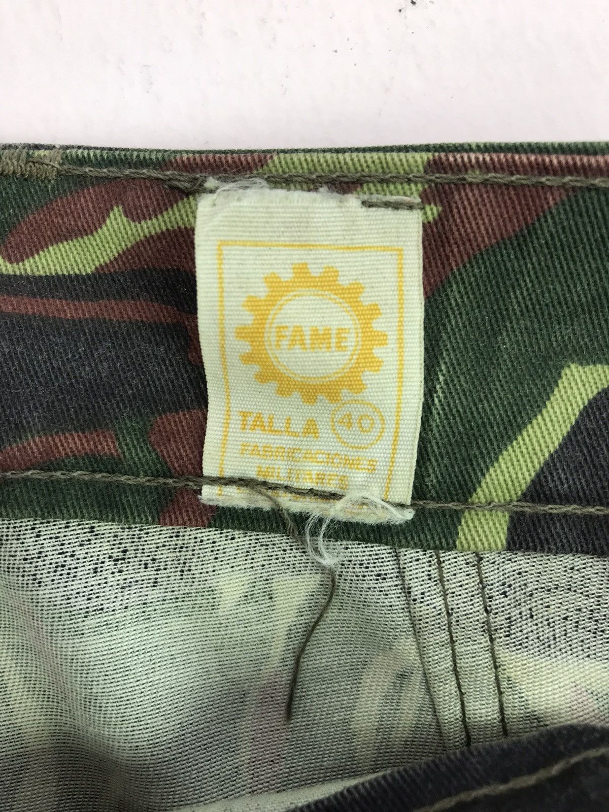 Vintage Vintage 70s Ecuador Red Tiger Stripe Trousers Size US 31 - 18 Thumbnail