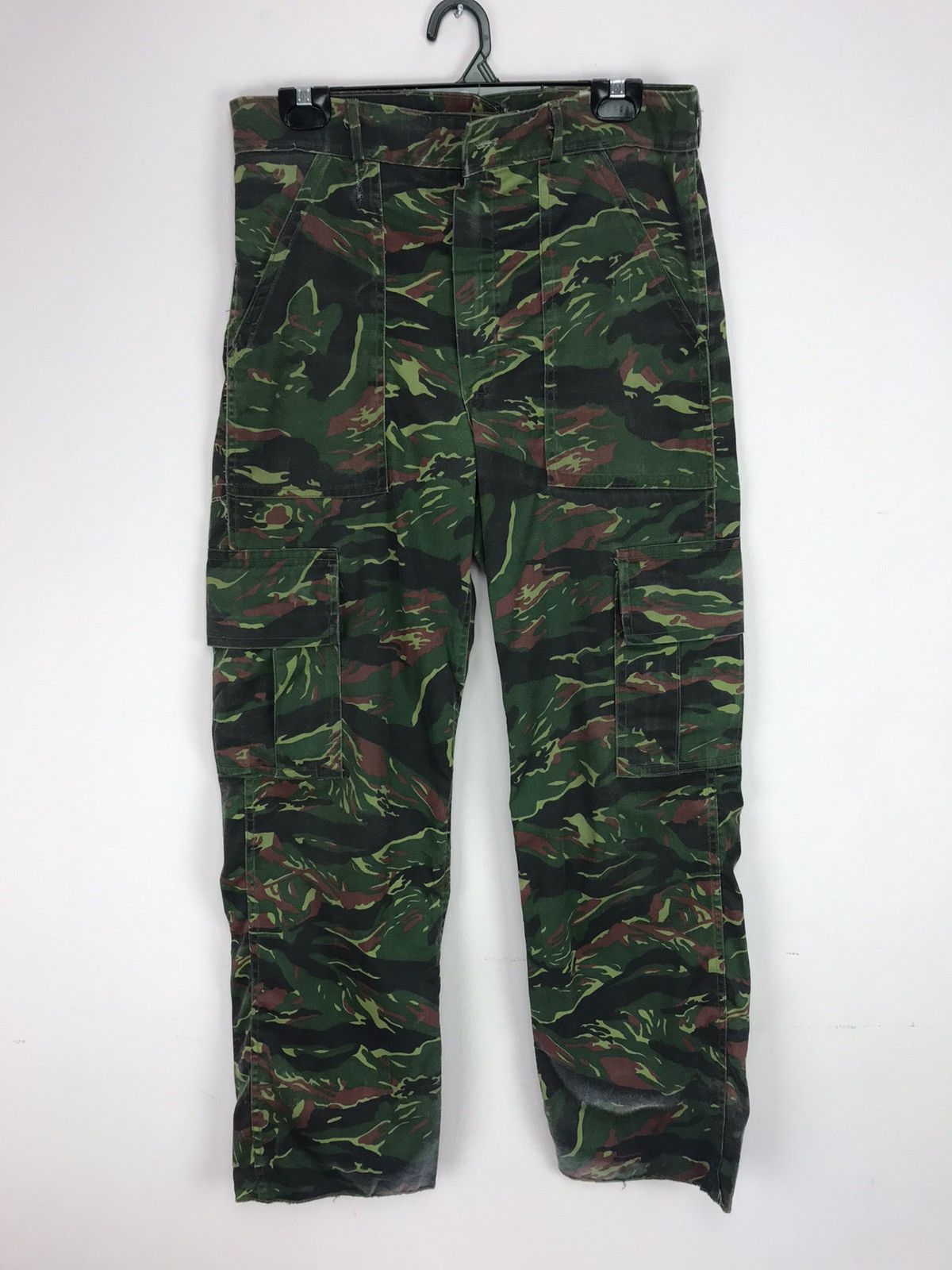 Vintage Vintage 70s Ecuador Red Tiger Stripe Trousers Size US 31 - 1 Thumbnail