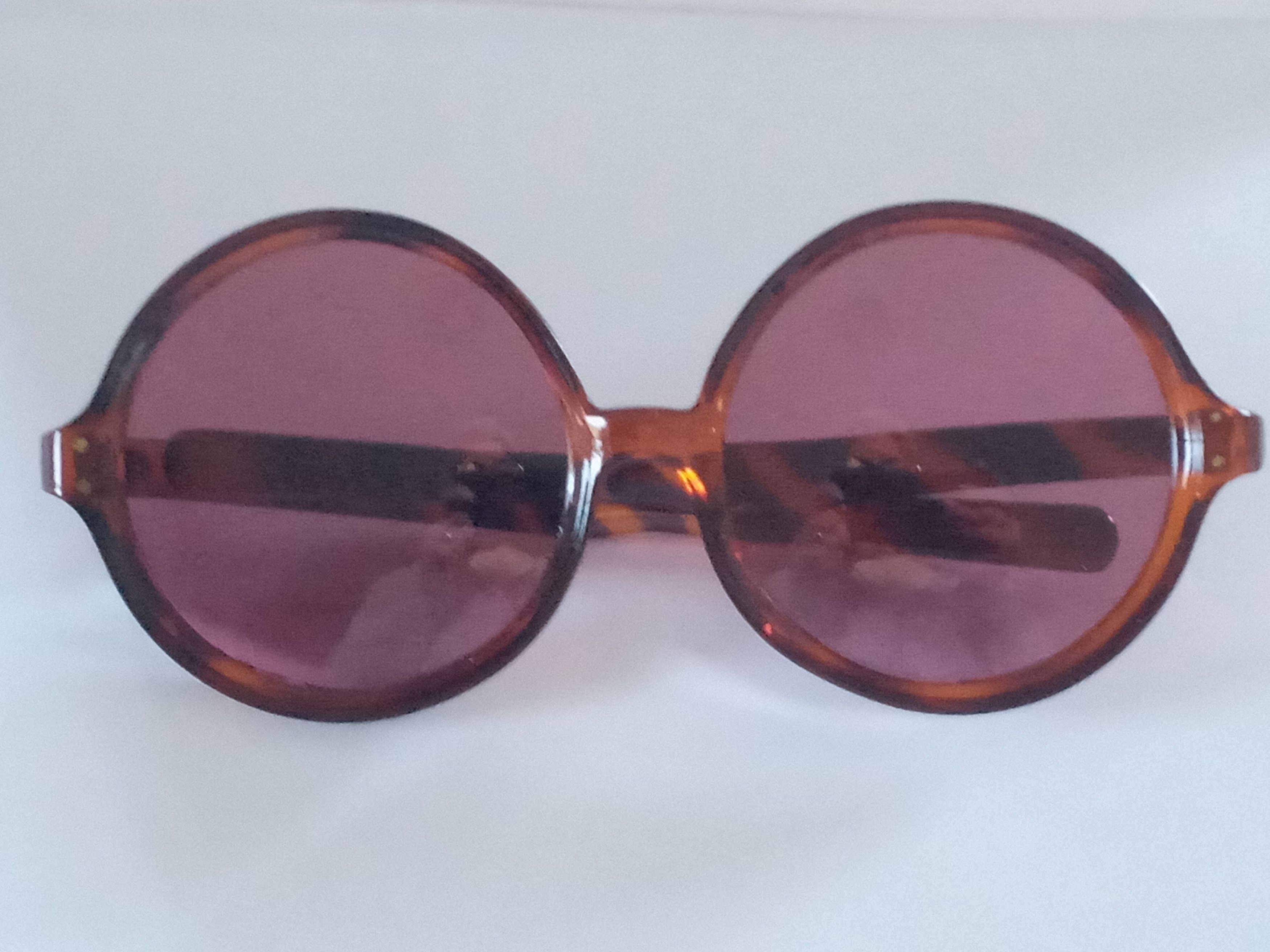 Selling Vintage Faux Tortoise Unisex Sunglasses NOS ITALY