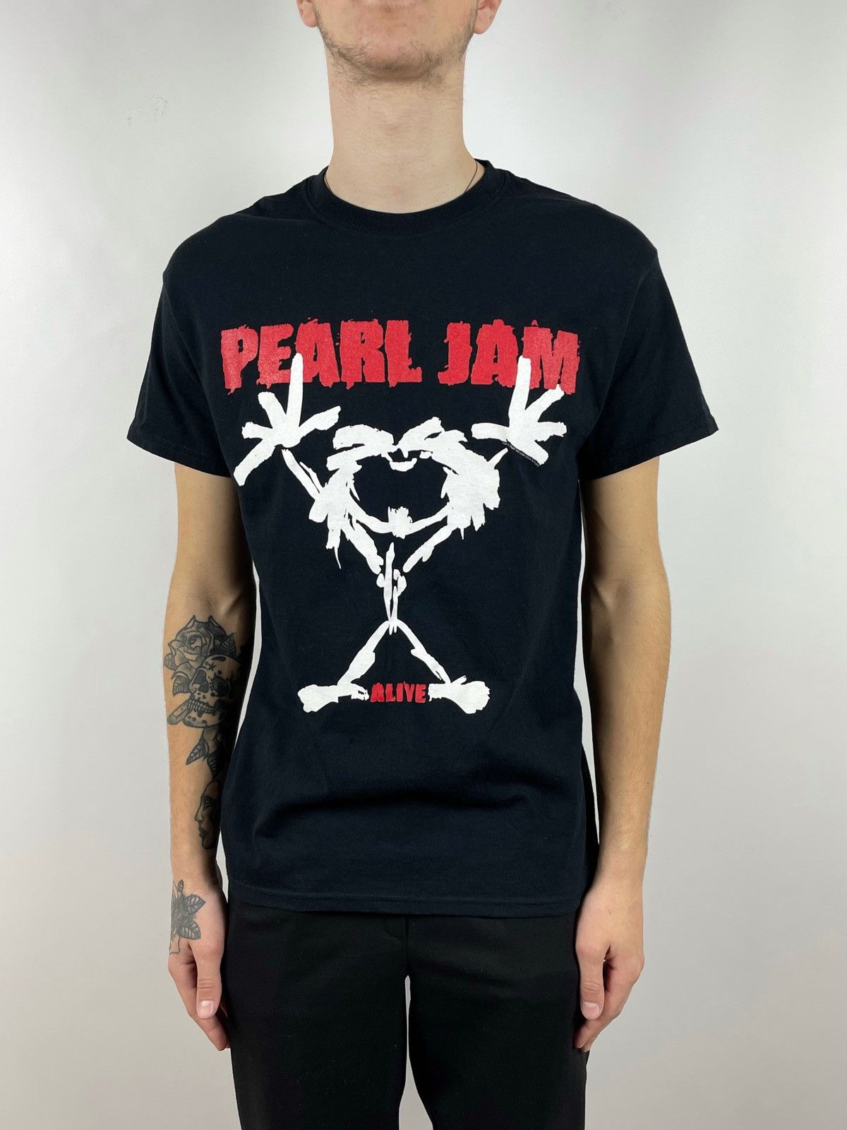 Band Tees 2017 Pearl Jam Alive Black Band T-Shirt Size US M / EU 48-50 / 2 - 1 Thumbnail