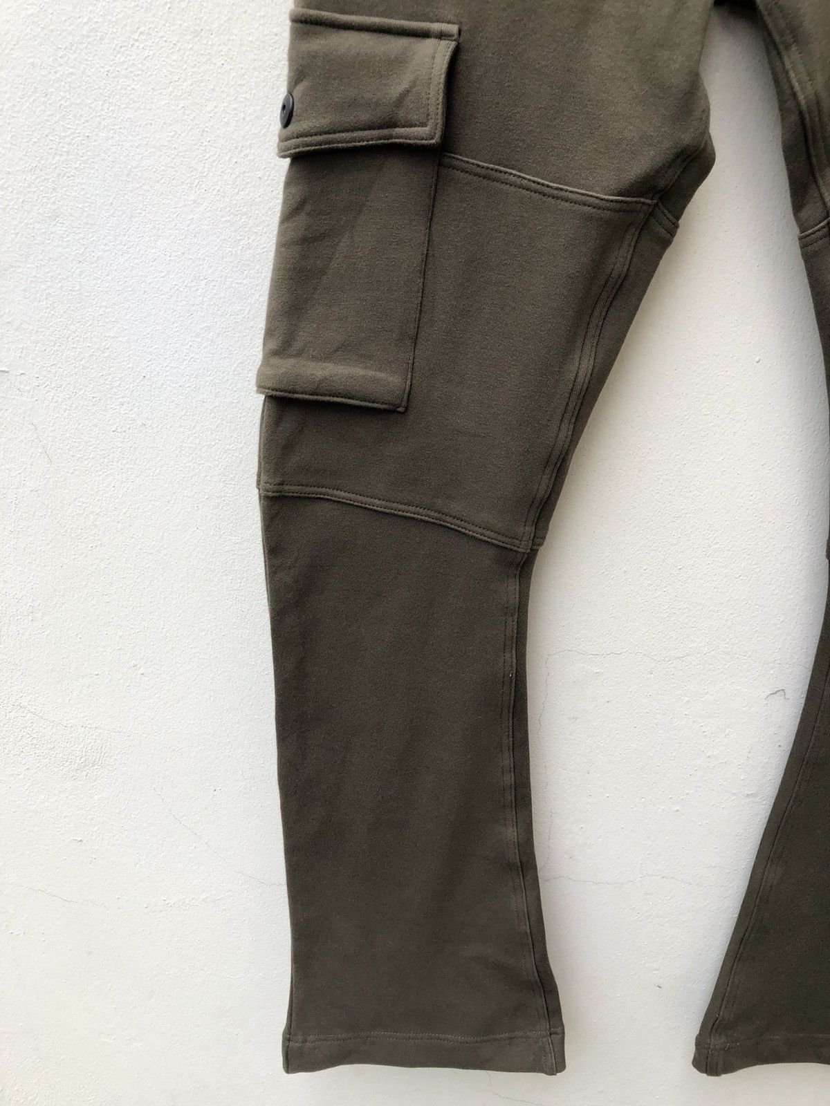 NO ID Japan Brand No ID 8 Pockets Stretch Flare Cargo Trouser Size US 30 / EU 46 - 3 Thumbnail