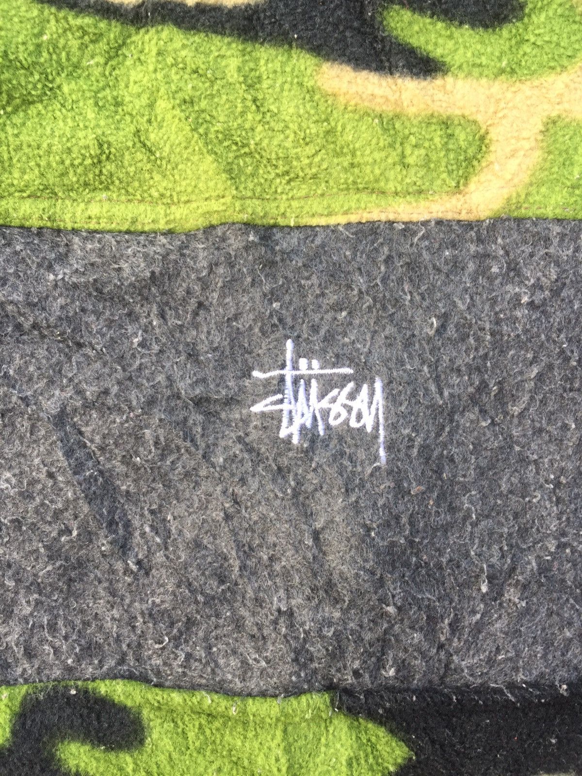 Stussy Vintage Stussy Camo Big Logo Embroidery Camouflage Fleece Size US XL / EU 56 / 4 - 4 Thumbnail