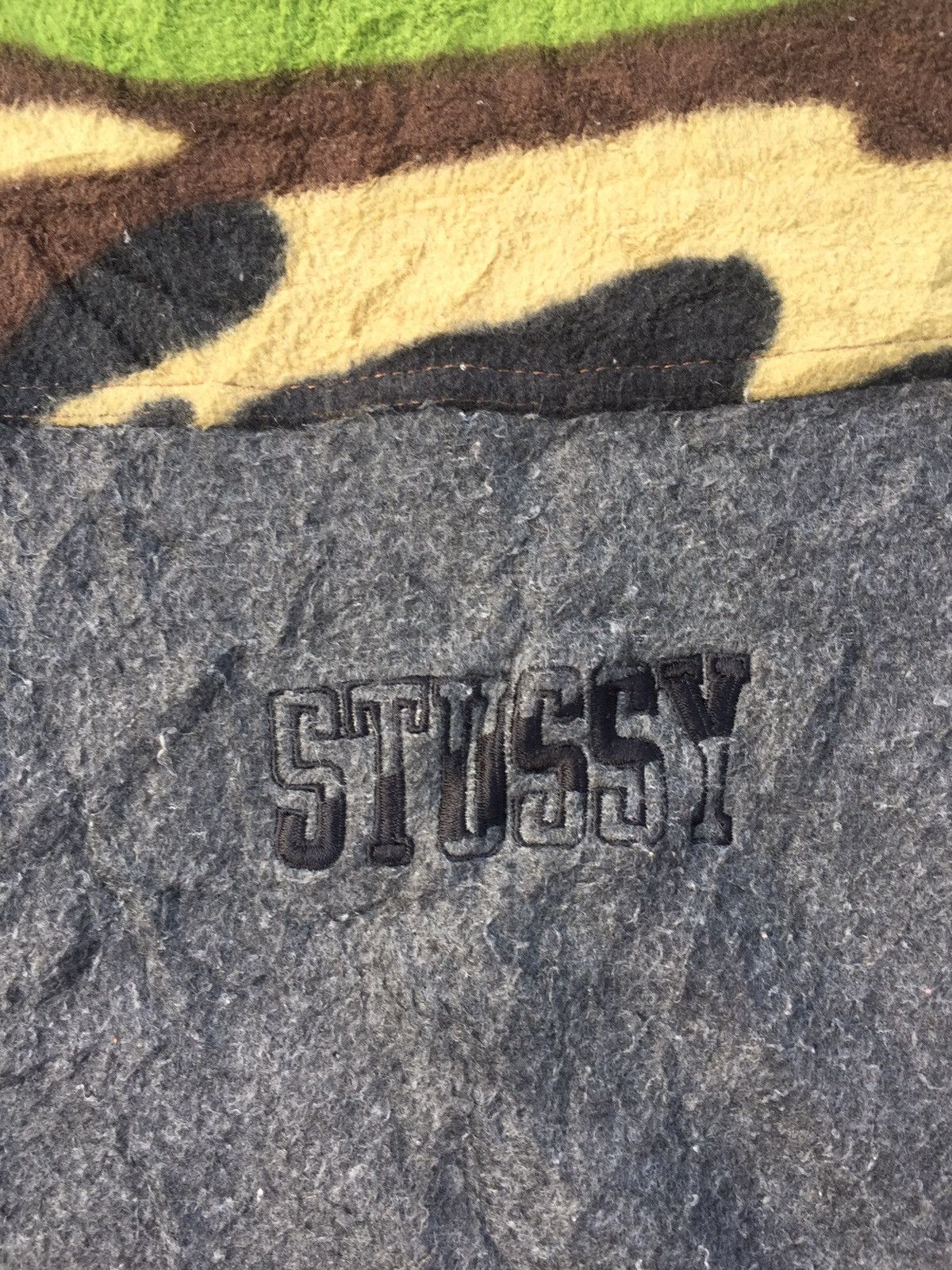 Stussy Vintage Stussy Camo Big Logo Embroidery Camouflage Fleece Size US XL / EU 56 / 4 - 11 Thumbnail