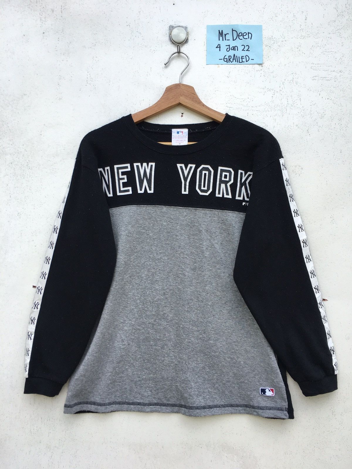 image of New York Yankees Mlb Sweater in Black, Men's (Size Small)