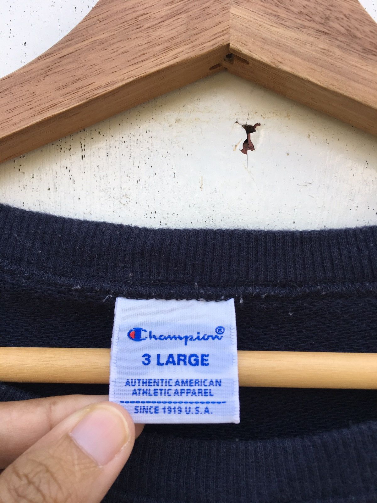 Champion Rare Vintage Champion Small Logos Sweater Size US L / EU 52-54 / 3 - 7 Thumbnail
