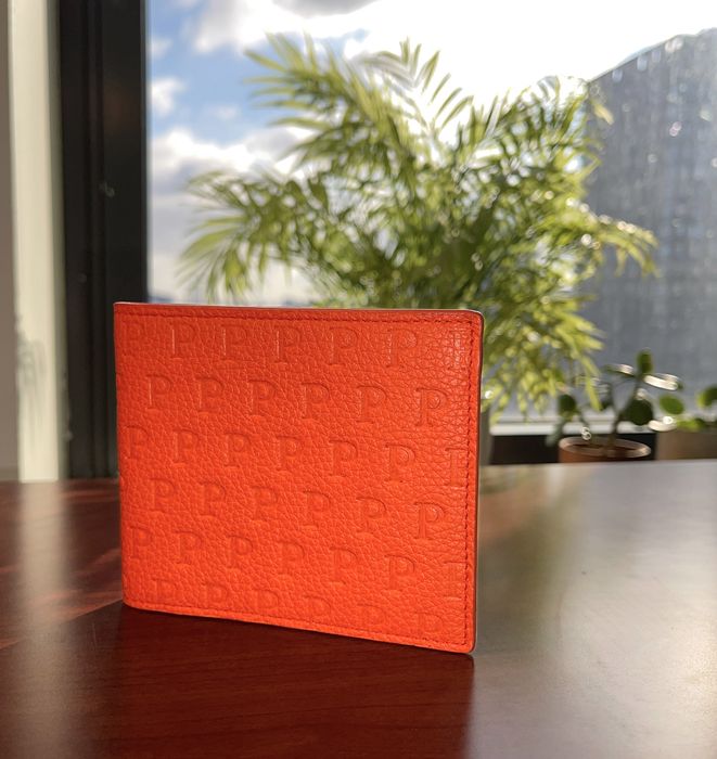 から厳選した Palace Wallet P Embossed Embossed Palace Orange/Red ...