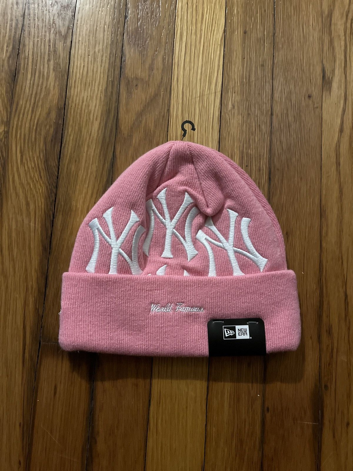 Supreme New York Yankees™ New Era Box Logo Beanie (FW21) - $68