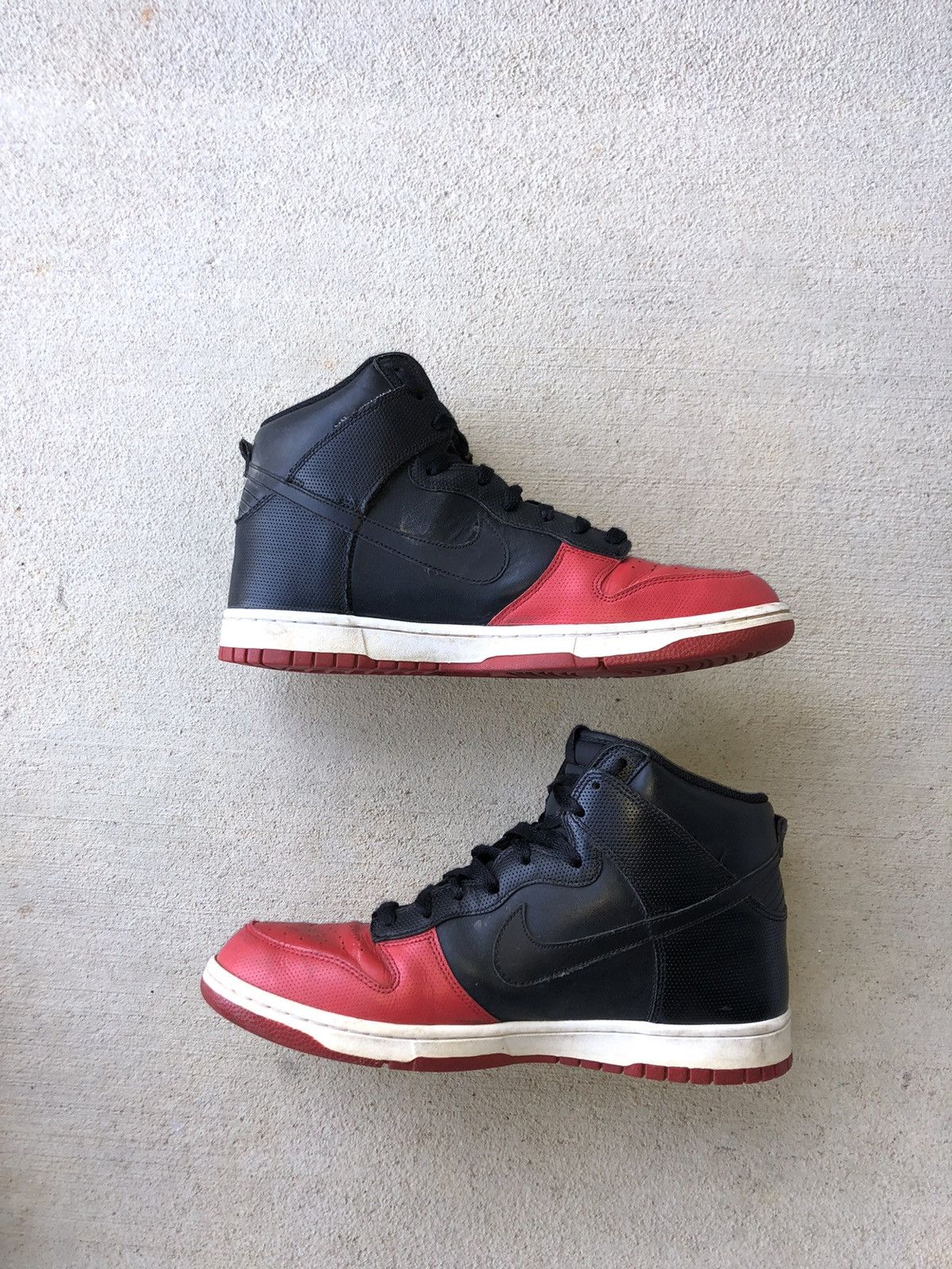 Nike 2008 Nike Dunks Black/Sport Red Size US 11 / EU 44 - 2 Thumbnail