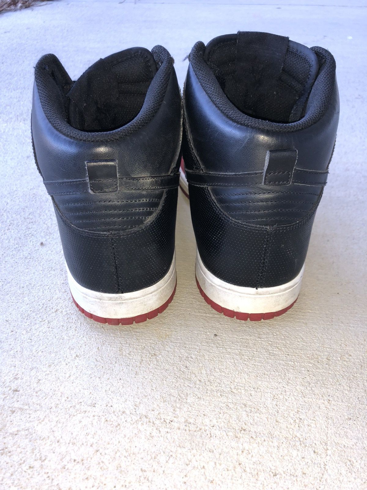 Nike 2008 Nike Dunks Black/Sport Red Size US 11 / EU 44 - 4 Thumbnail